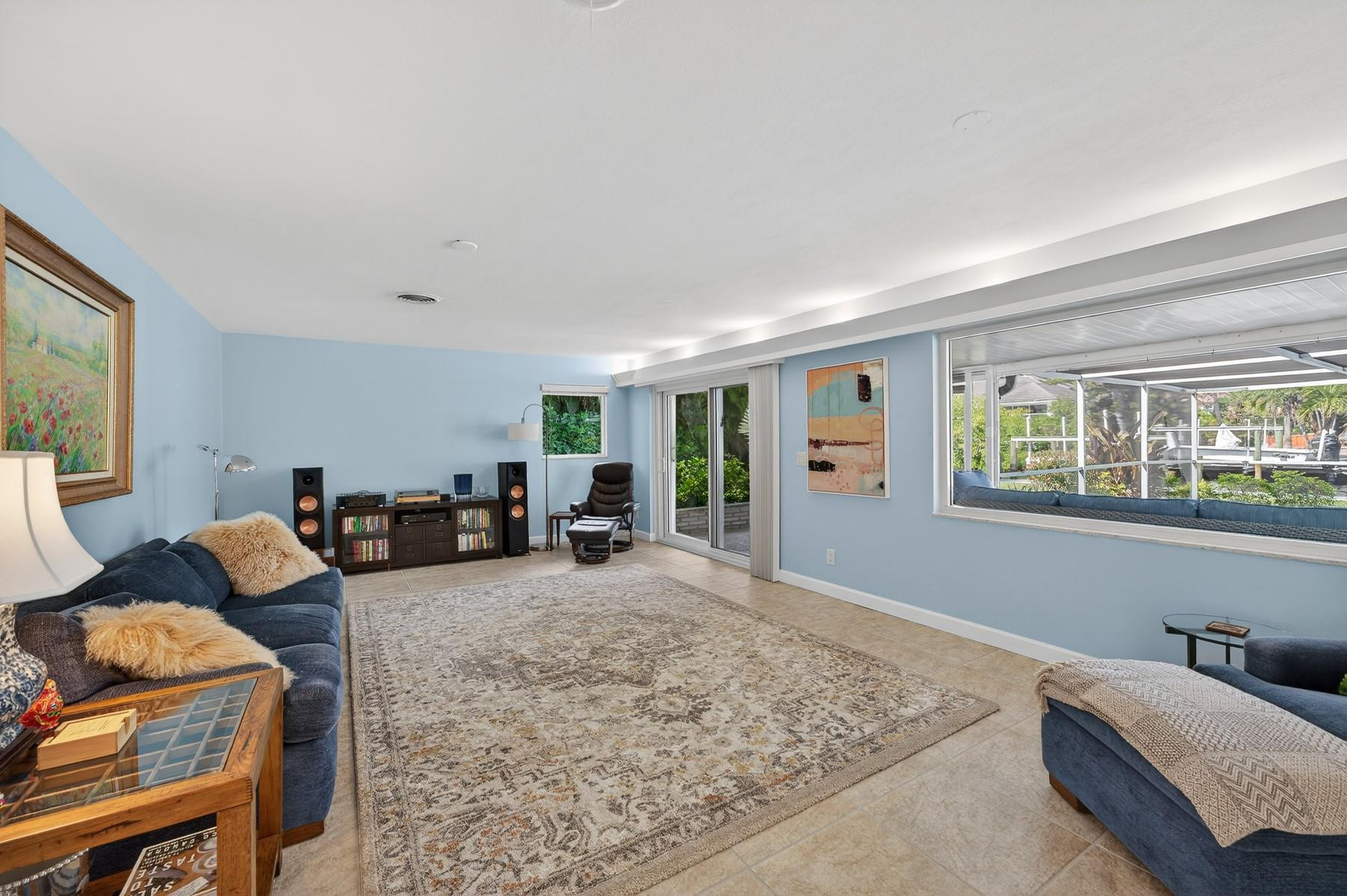 547 E Causeway Boulevard Property Photo 44