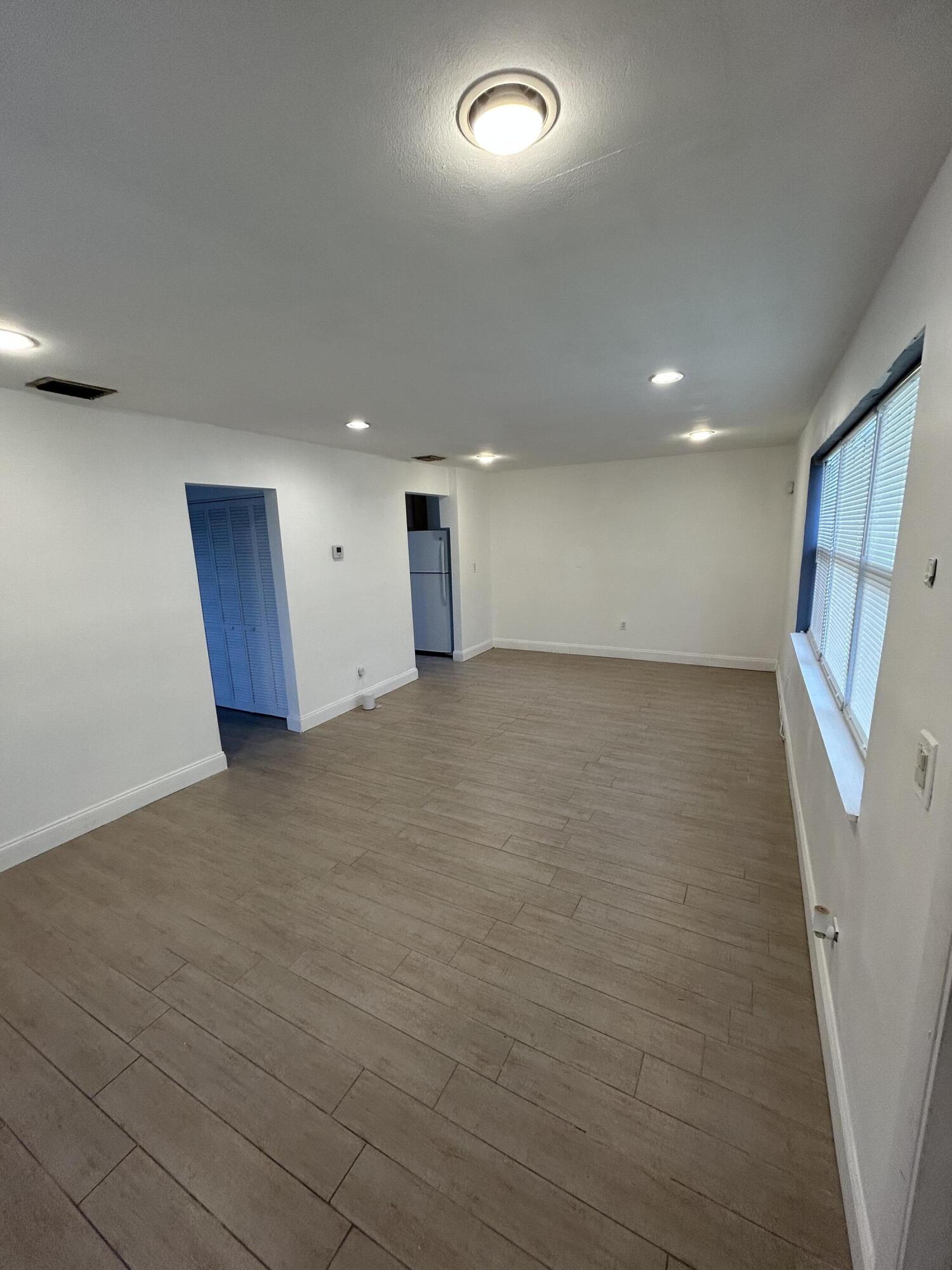 F10554964 Property Photo 2