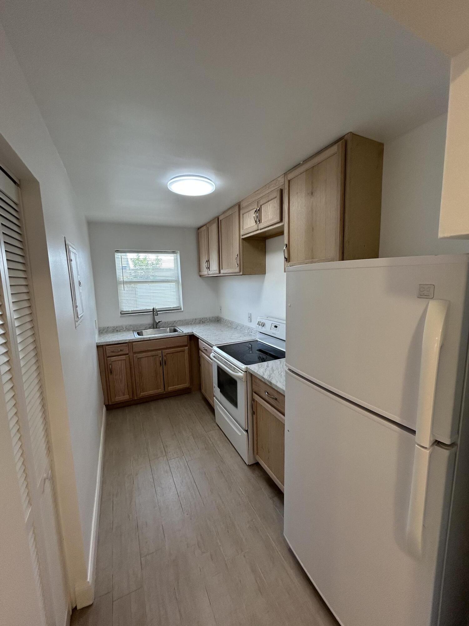 F10554964 Property Photo 4