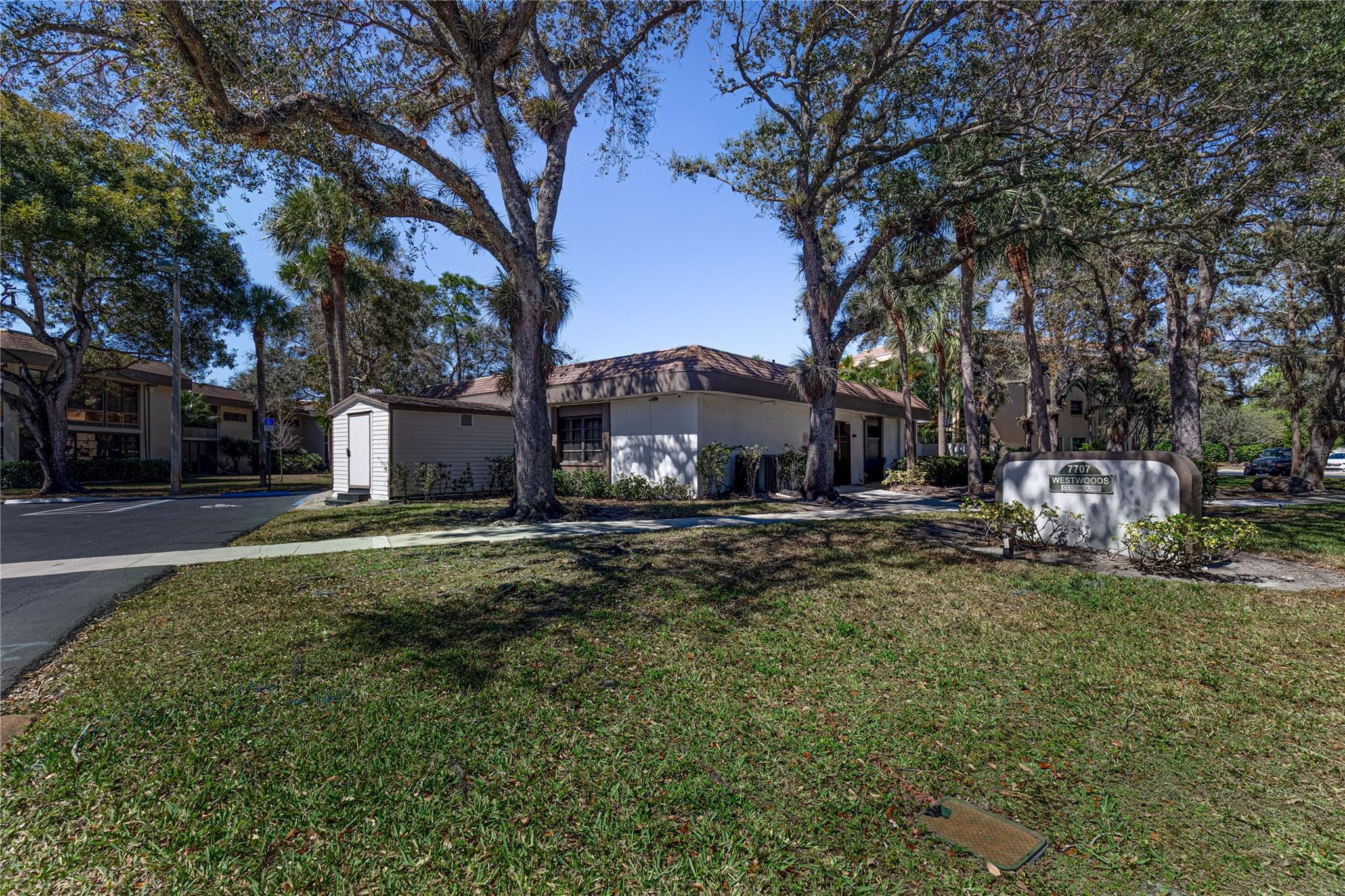 7653 Nw 79th Avenue 114 Property Photo 46
