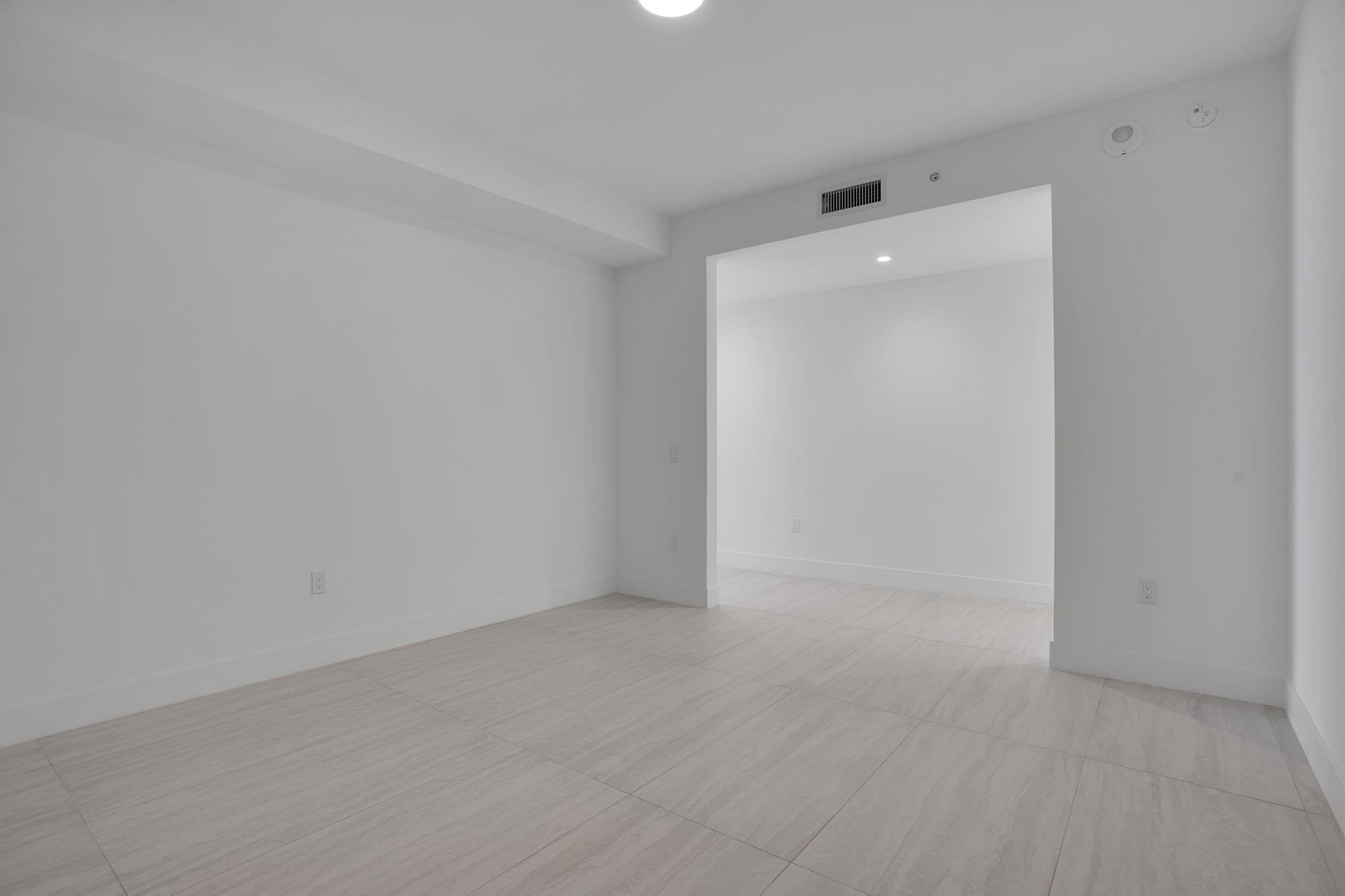 151 N Seabreeze Boulevard E-501 Property Photo 56
