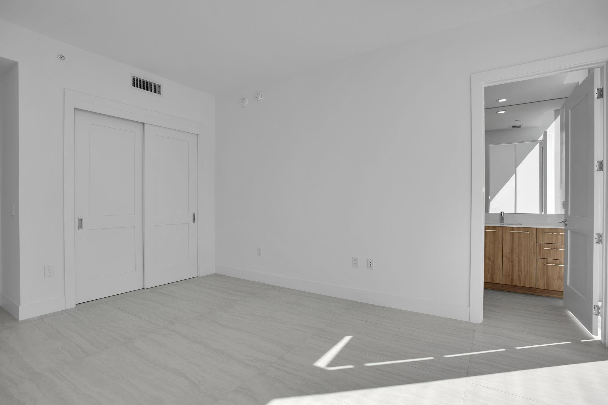151 N Seabreeze Boulevard E-501 Property Photo 78