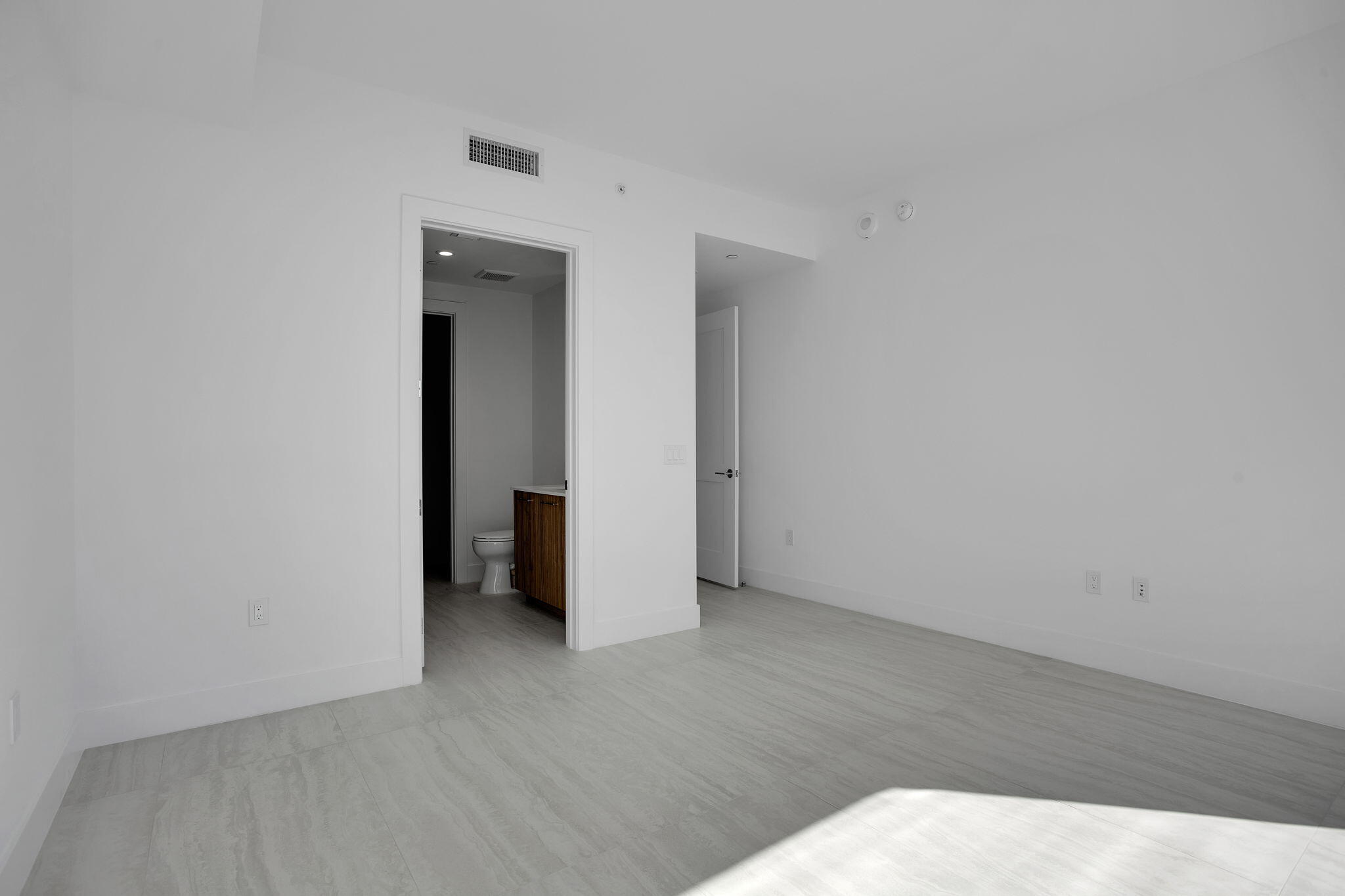 151 N Seabreeze Boulevard E-501 Property Photo 81