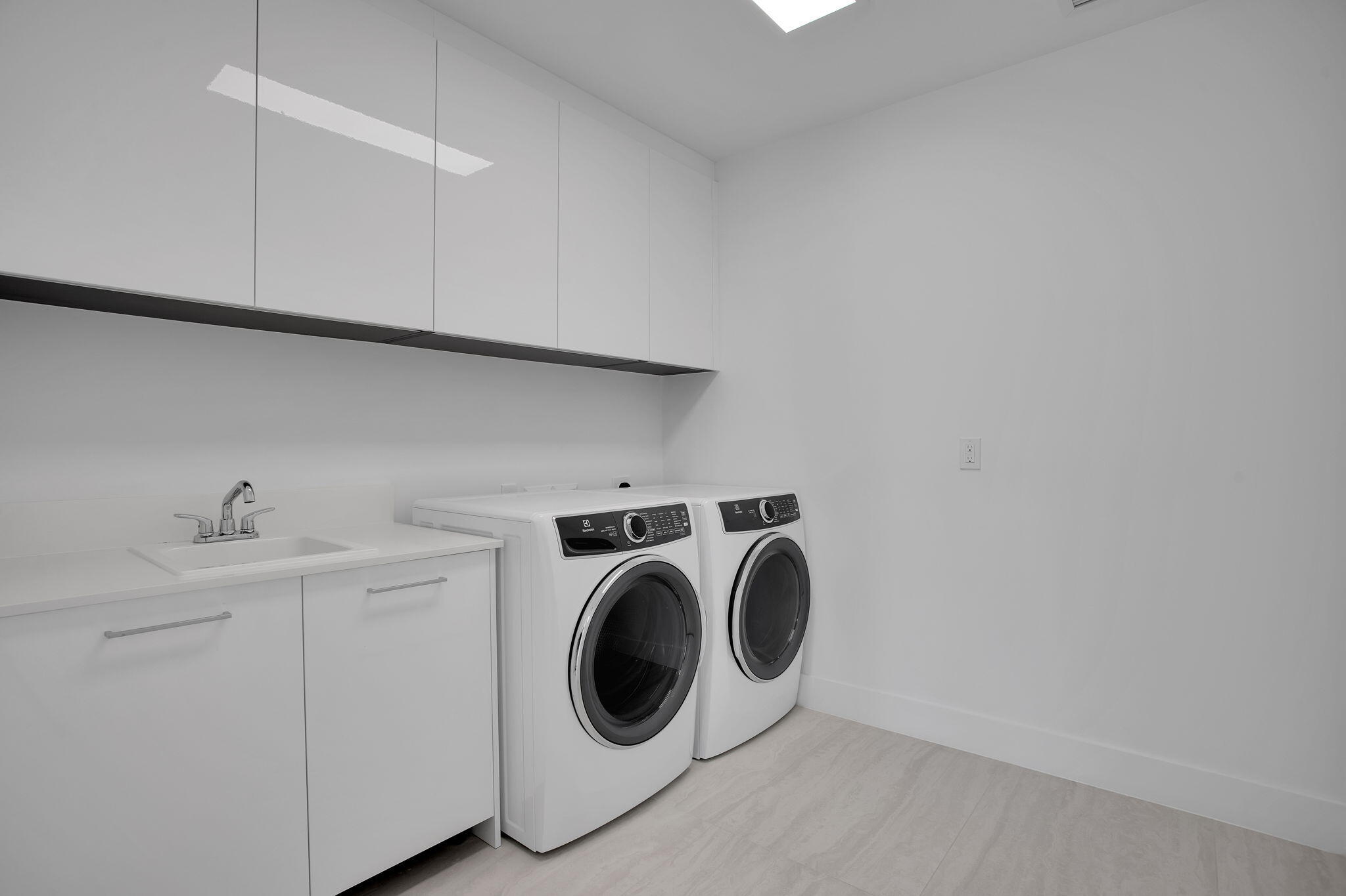 151 N Seabreeze Boulevard E-501 Property Photo 89
