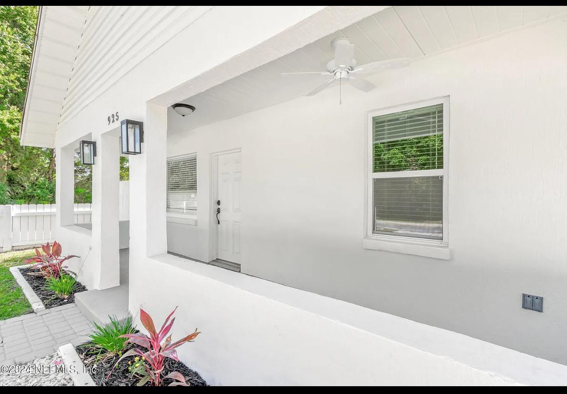 925 S St. John Street Property Photo 2