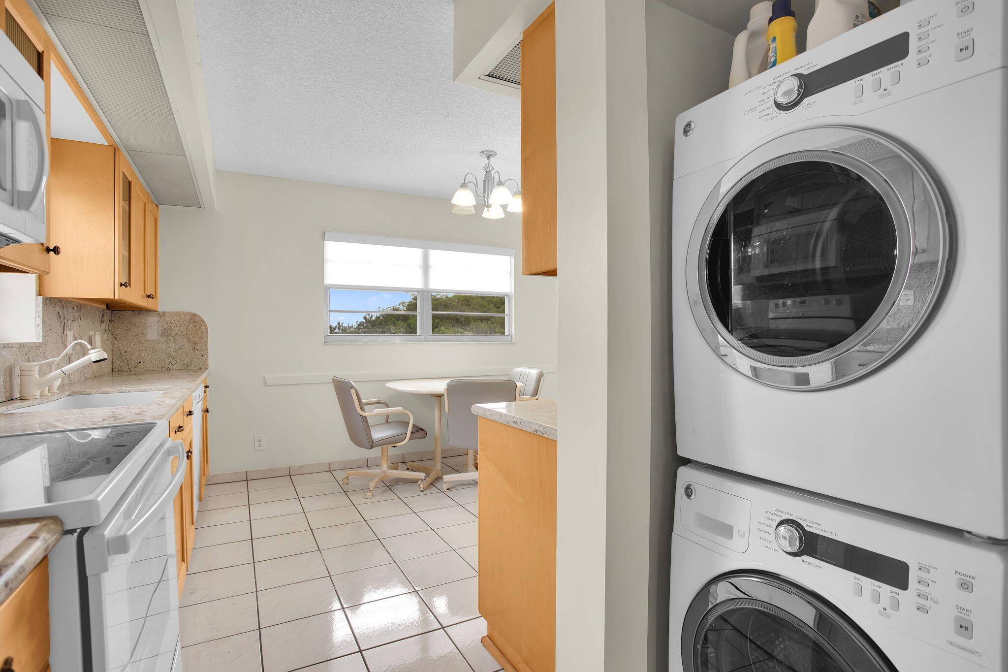 1605 Abaco Drive M4 Property Photo 1
