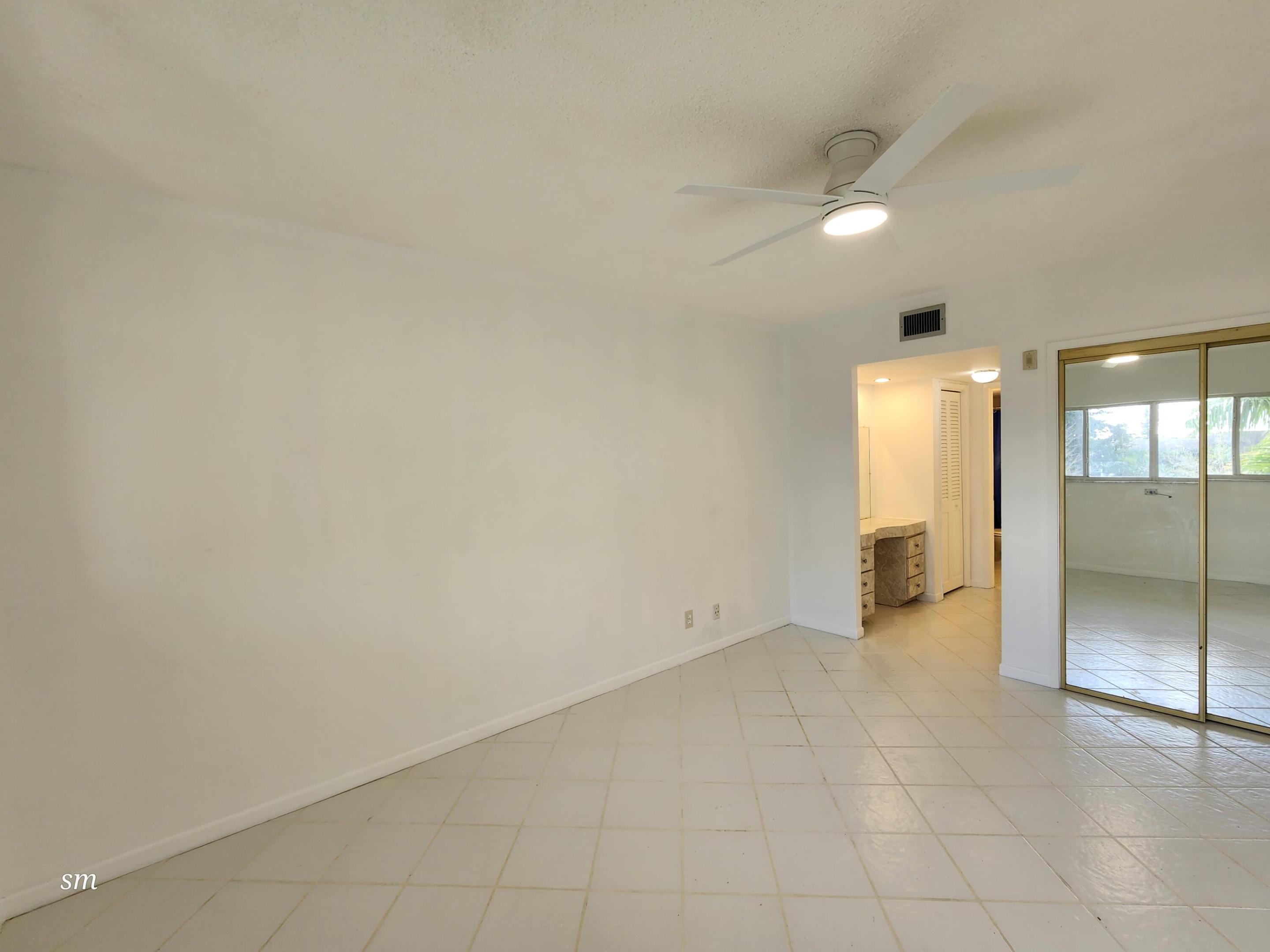 4900 Washington Street 309 Property Photo 7