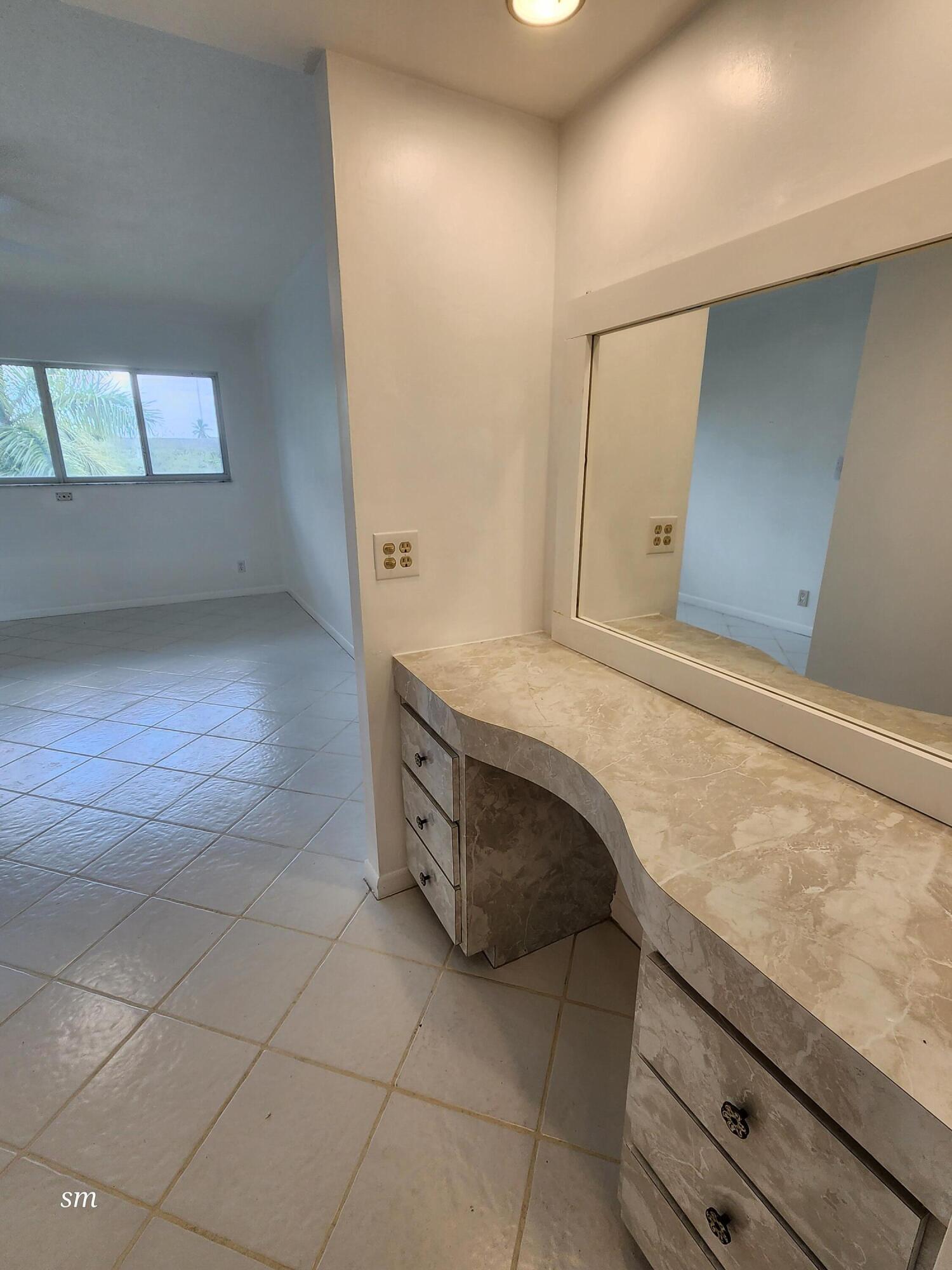 4900 Washington Street 309 Property Photo 13