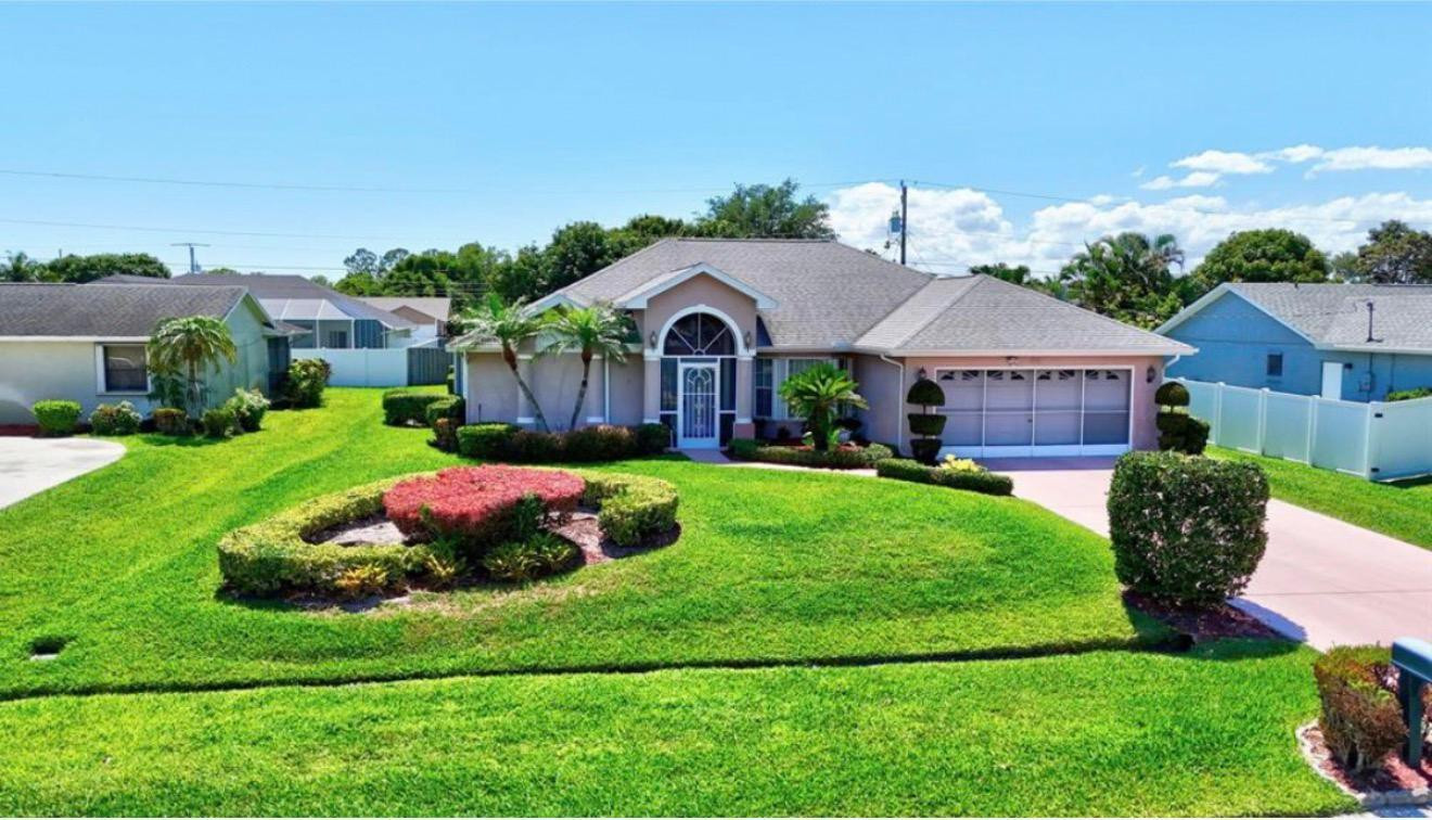 F10555368 Property Photo 3