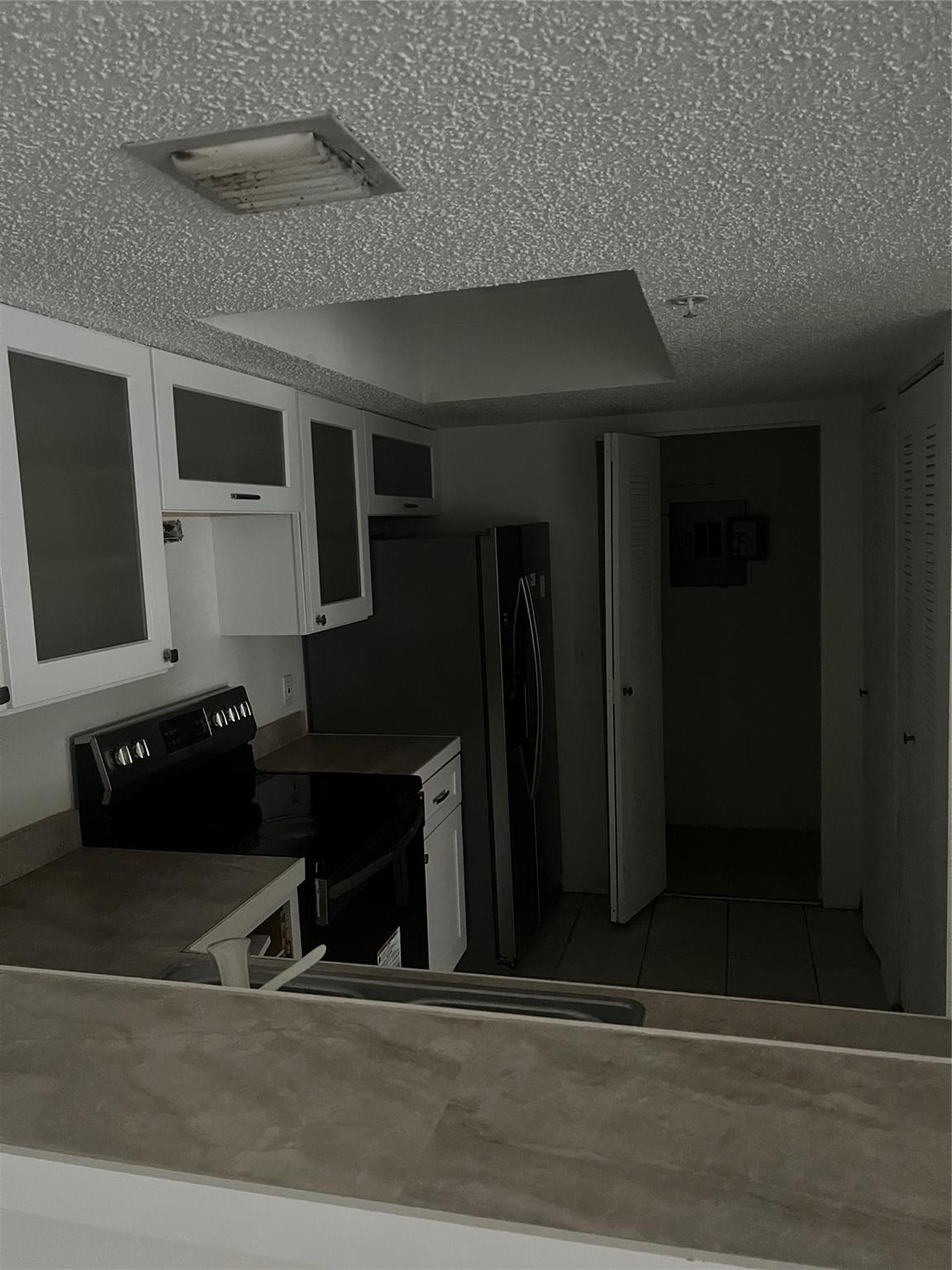 5031 Wiles Road 202 Property Photo 4