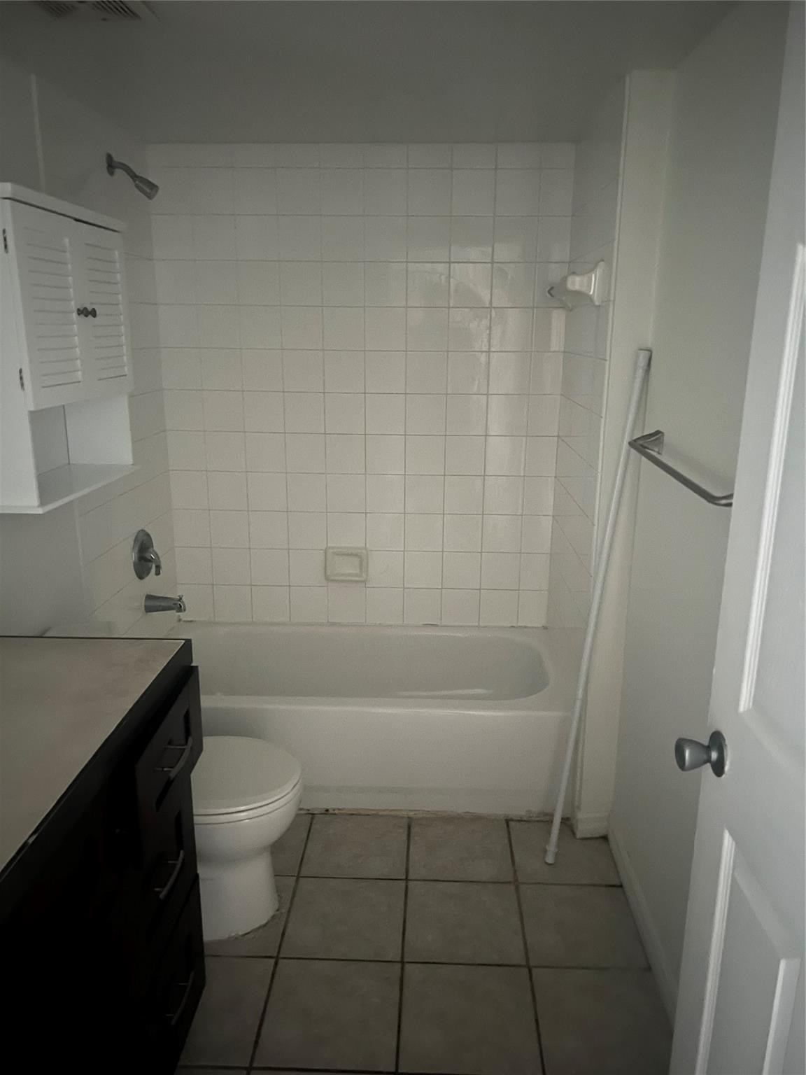 5031 Wiles Road 202 Property Photo 14