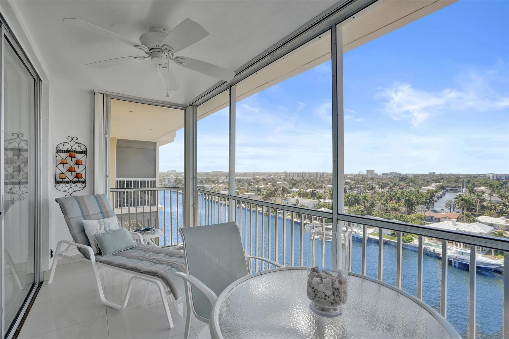 303 N Riverside Drive Ph3 Property Photo 2
