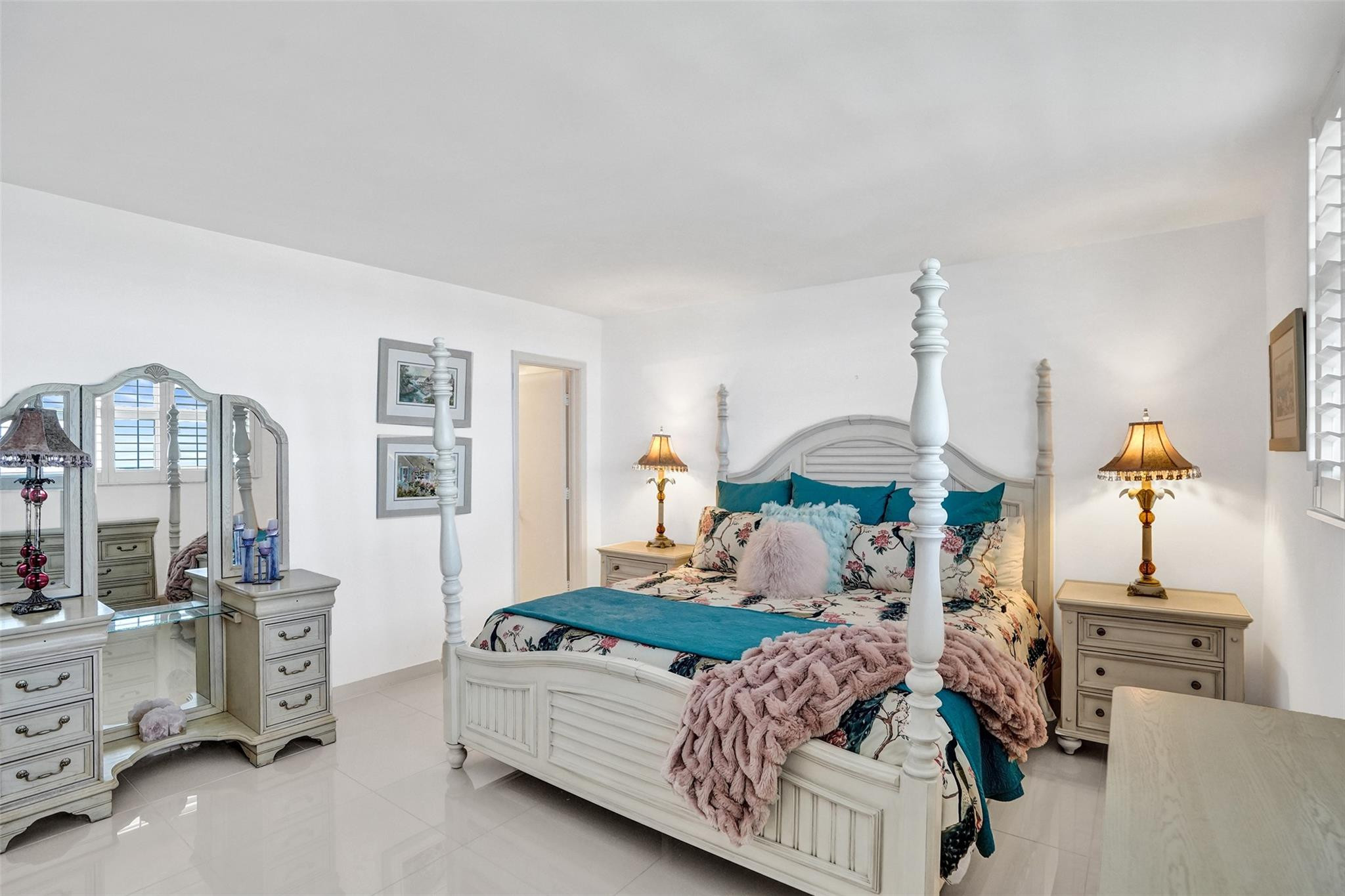 303 N Riverside Drive Ph3 Property Photo 15