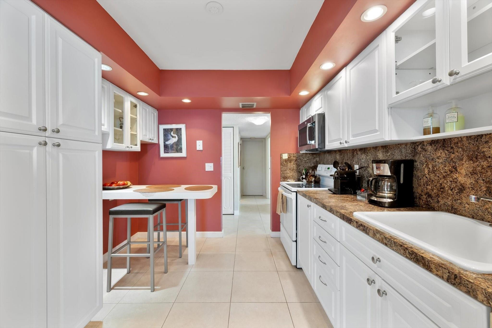 2017 S Ocean Drive Ph1 Property Photo 3