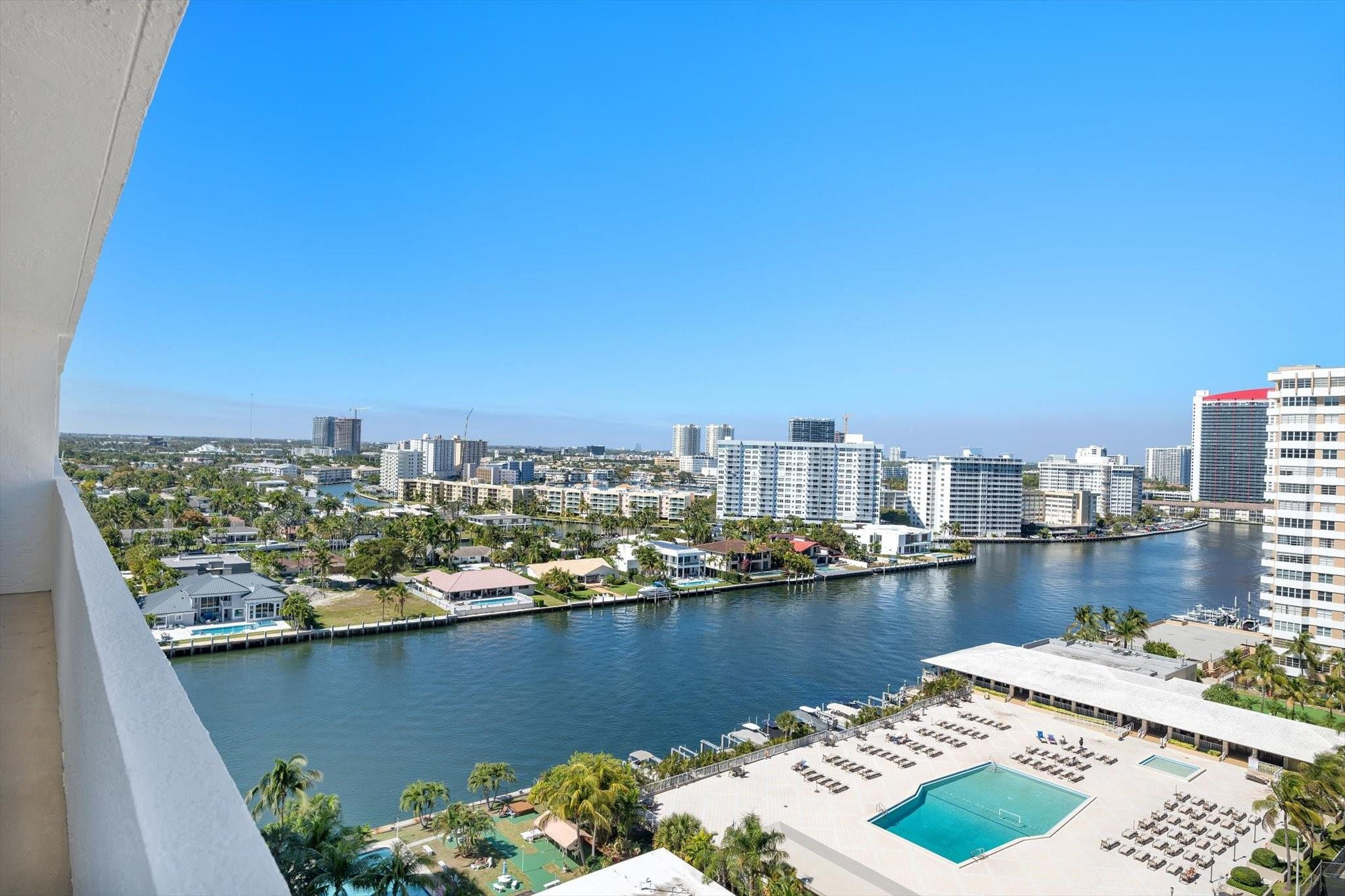 2017 S Ocean Drive Ph1 Property Photo 10