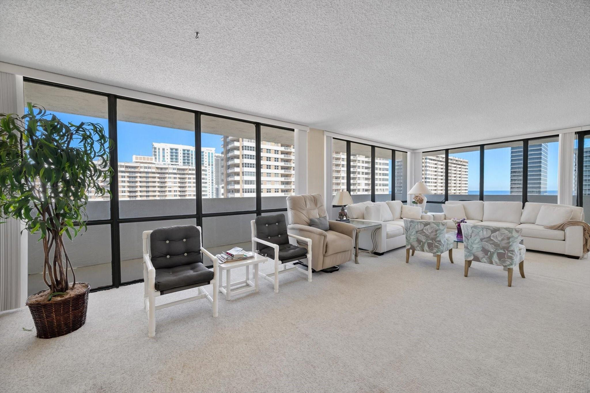 2017 S Ocean Drive Ph1 Property Photo 12