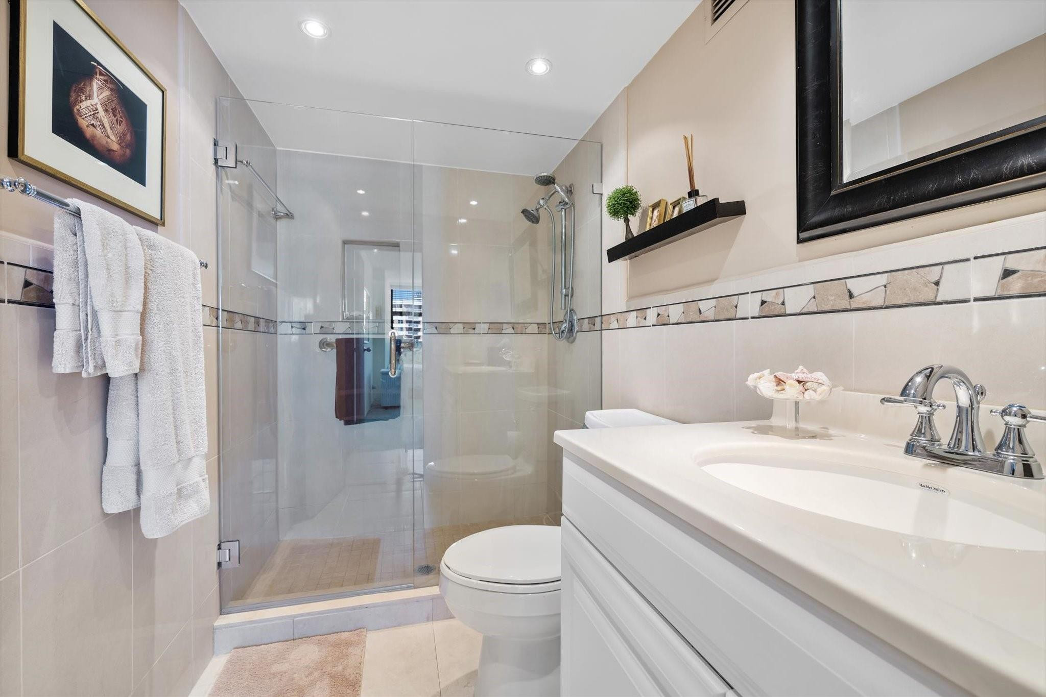 2017 S Ocean Drive Ph1 Property Photo 14