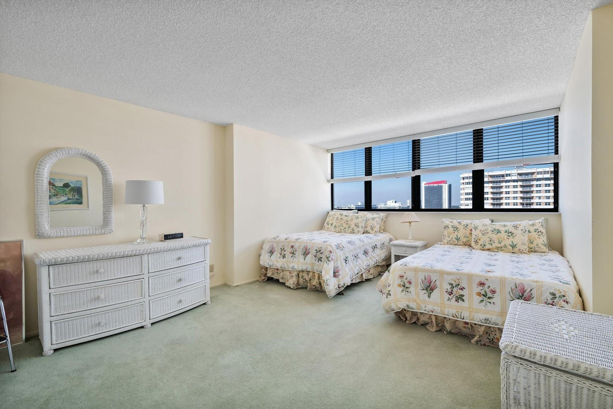 2017 S Ocean Drive Ph1 Property Photo 18