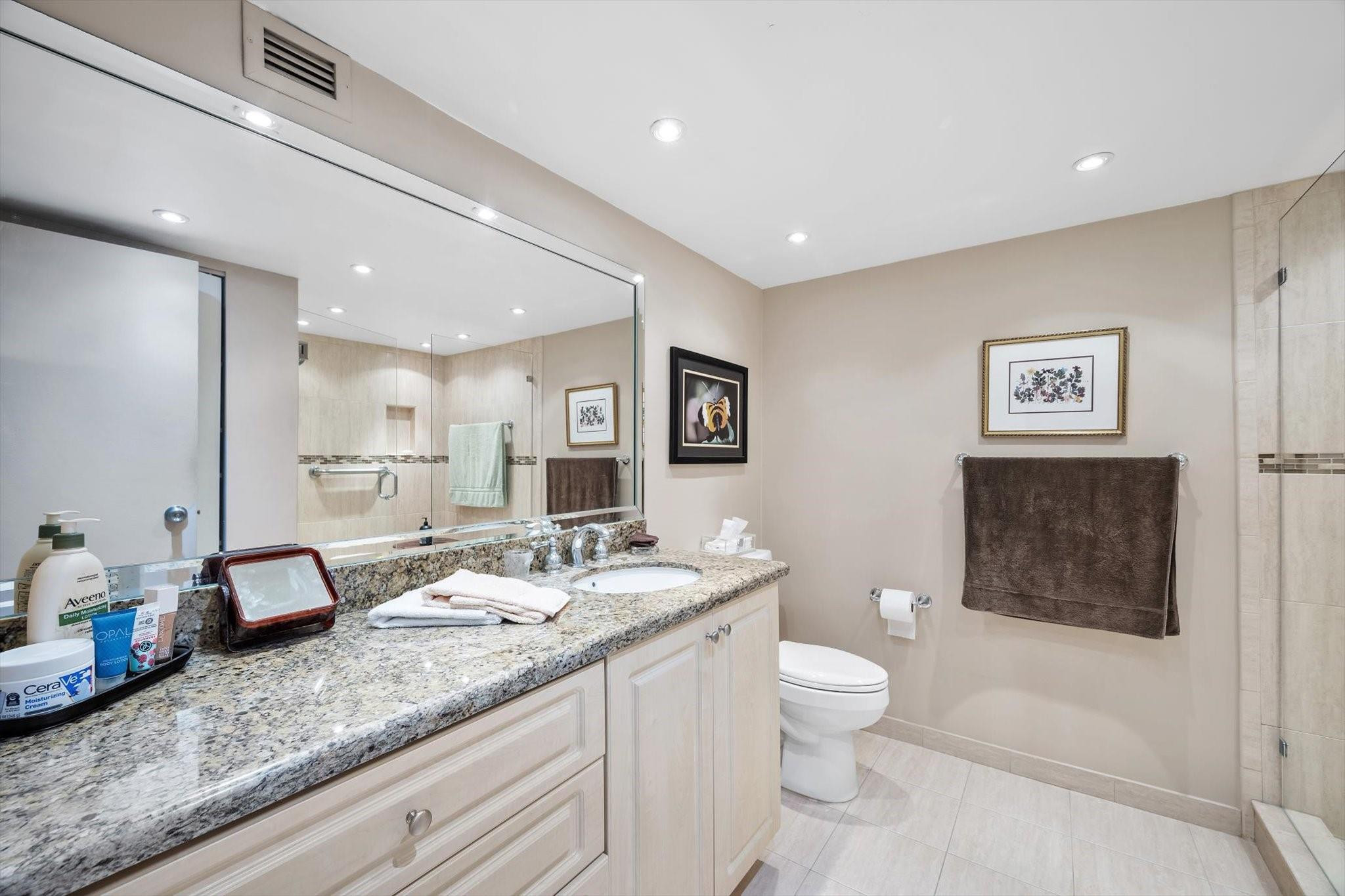 2017 S Ocean Drive Ph1 Property Photo 20