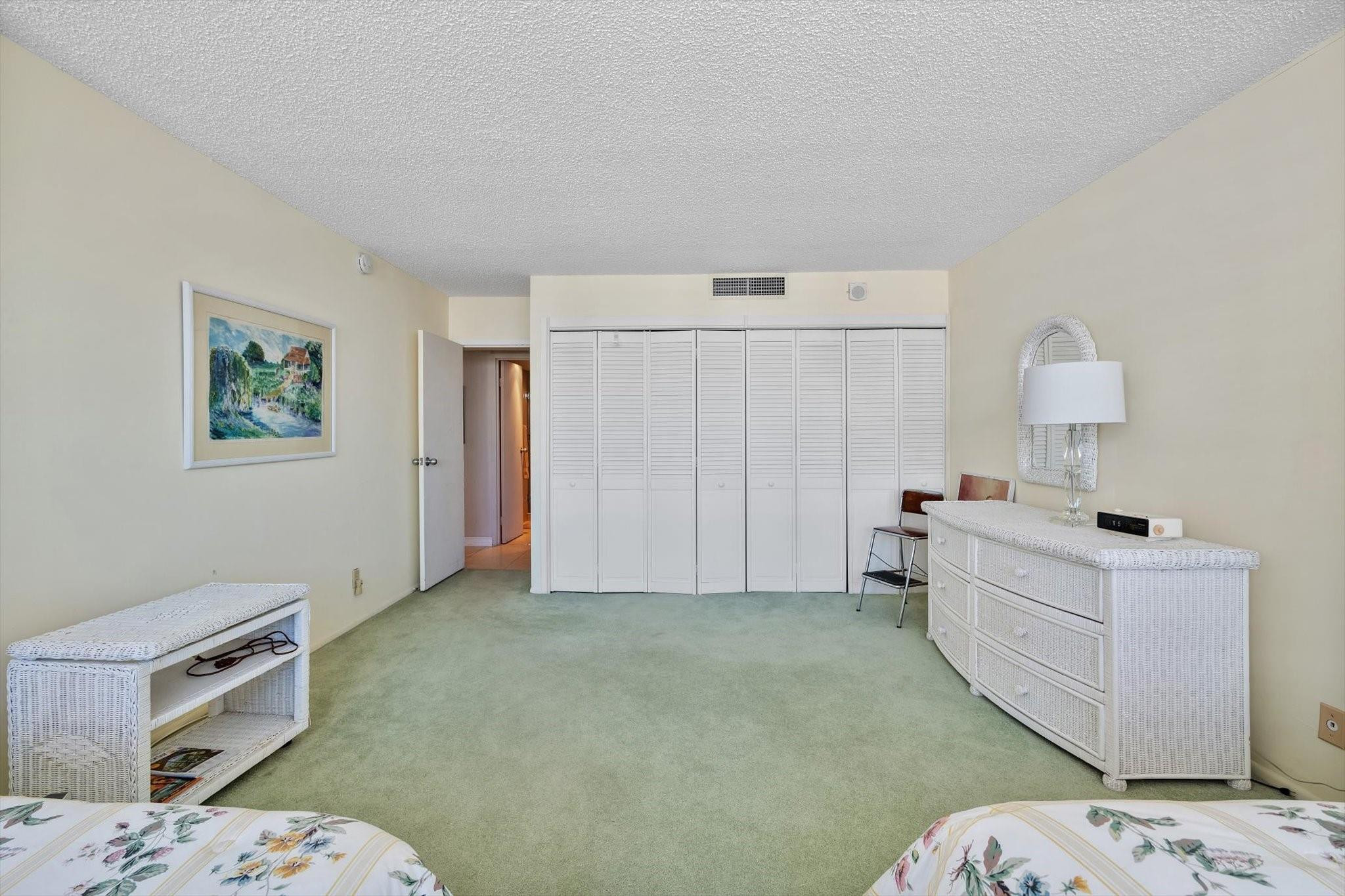 2017 S Ocean Drive Ph1 Property Photo 21