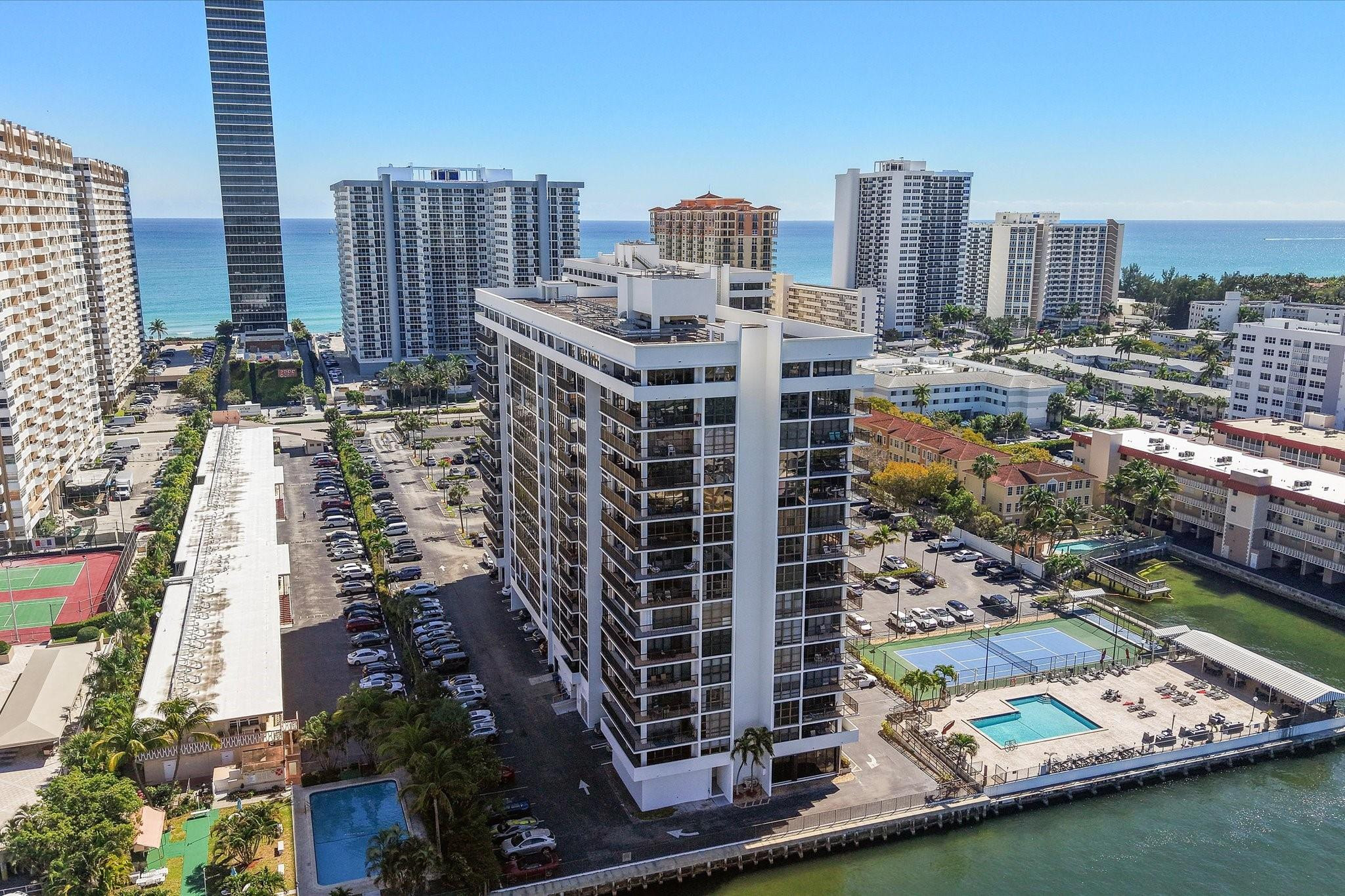 2017 S Ocean Drive Ph1 Property Photo 28