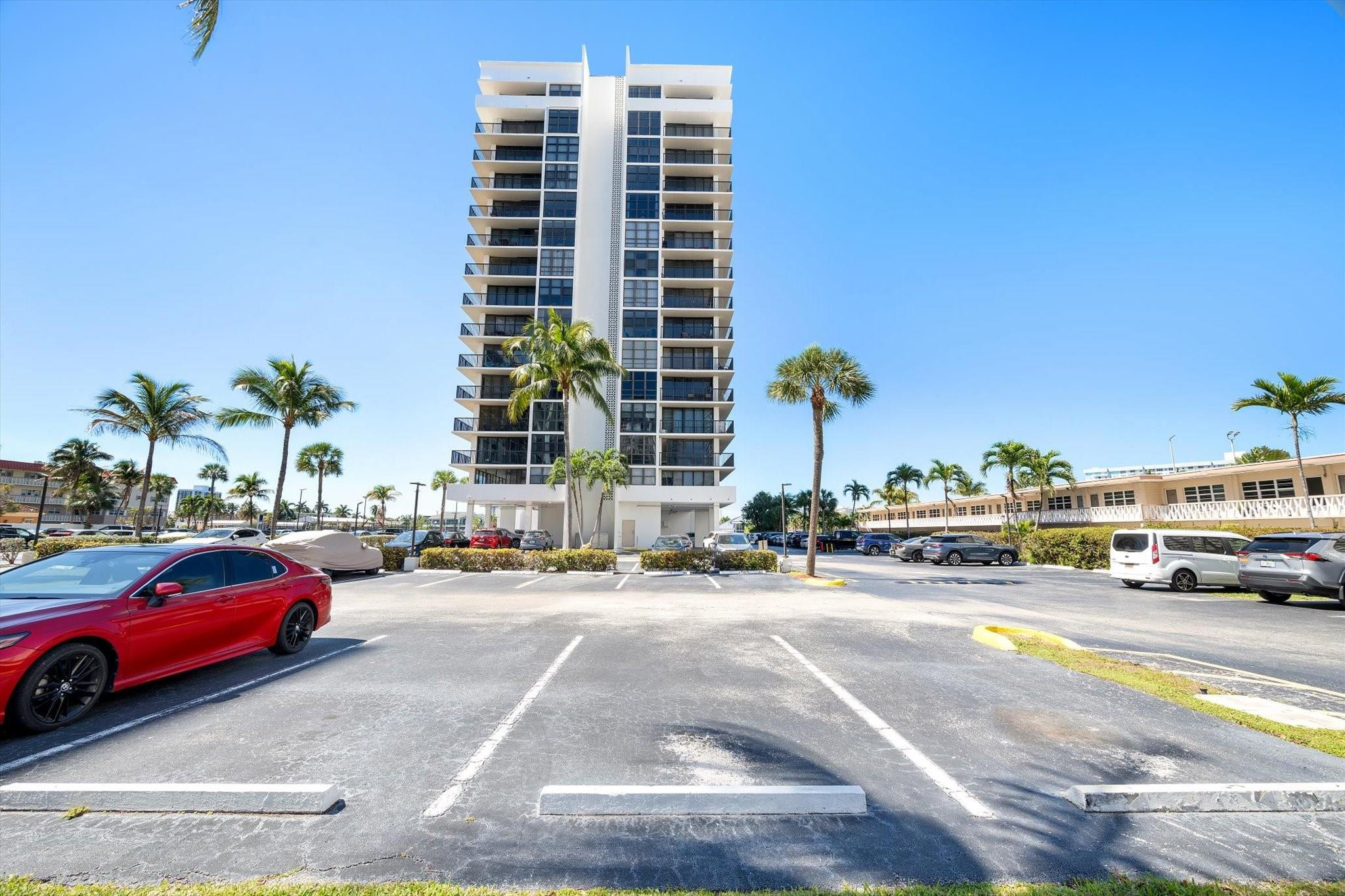 2017 S Ocean Drive Ph1 Property Photo 29