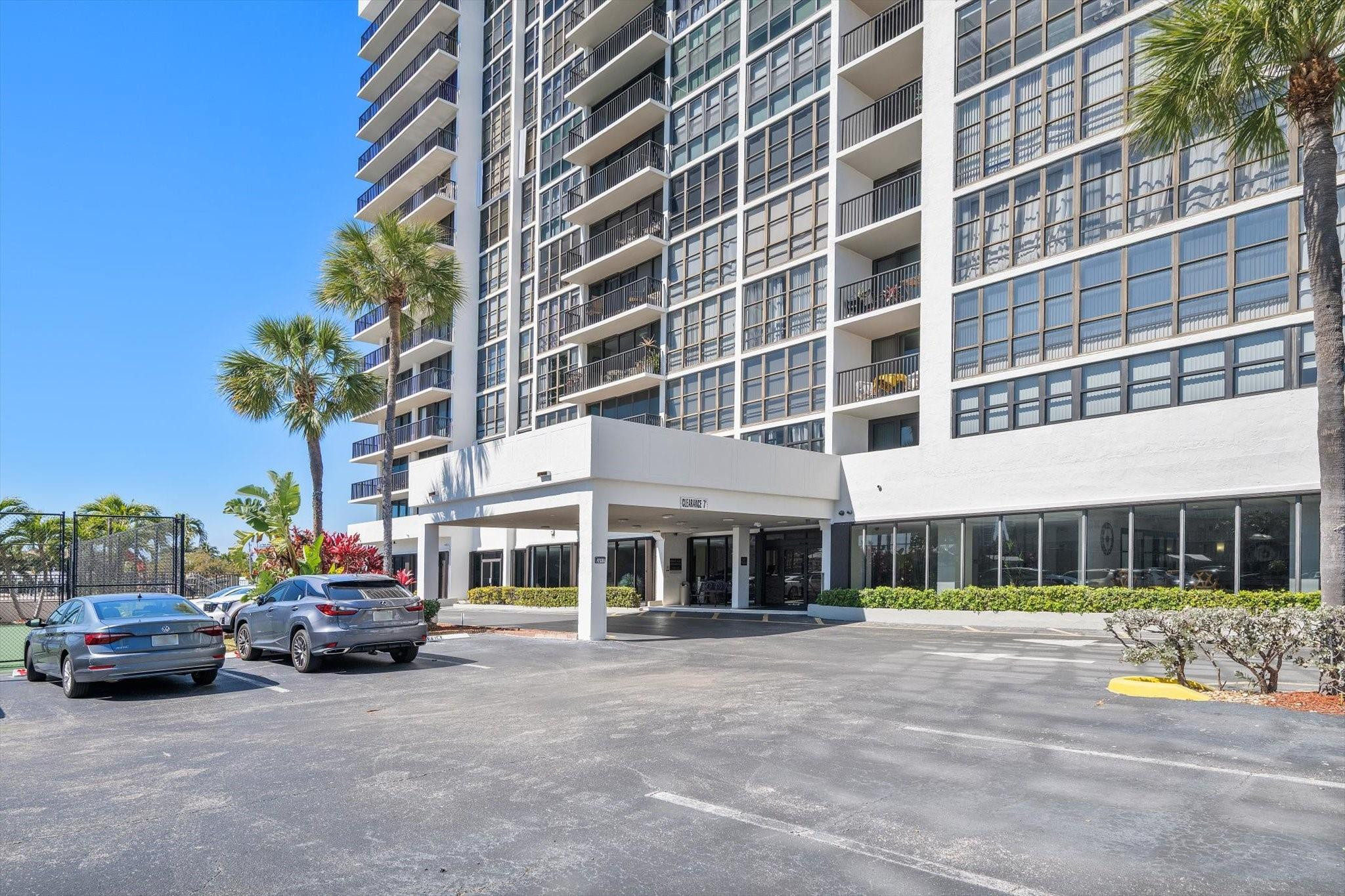 2017 S Ocean Drive Ph1 Property Photo 37