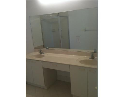 9829 Scribner Lane Property Photo 4
