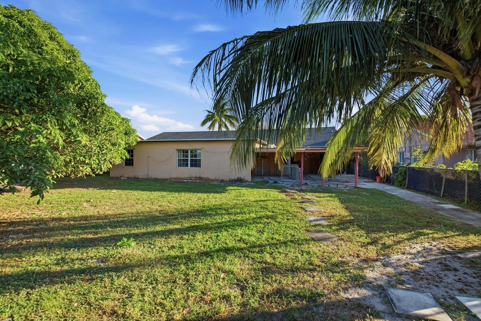 561 Ne 38th Street Property Photo 4