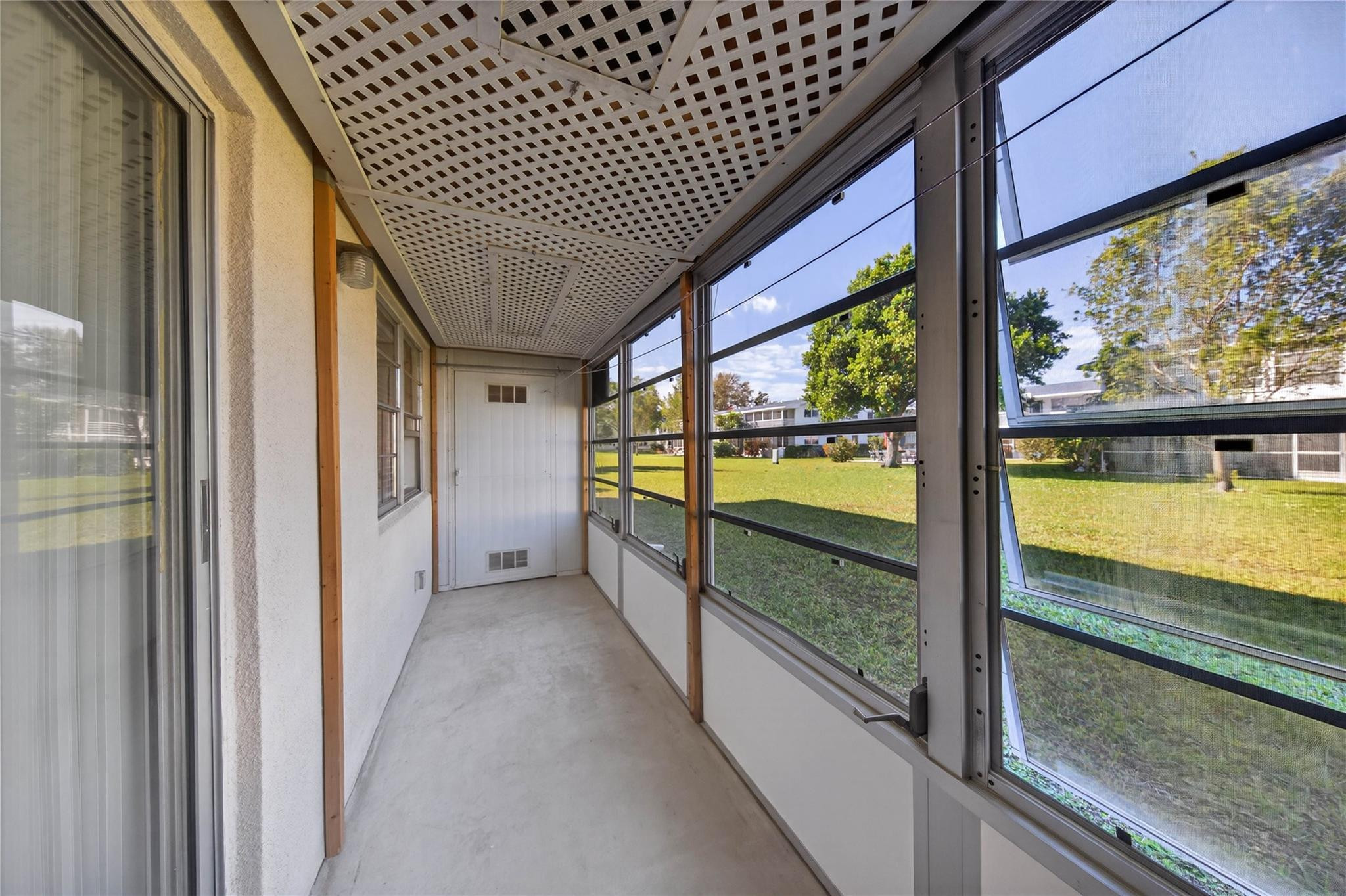 51 Farnham C Property Photo 24