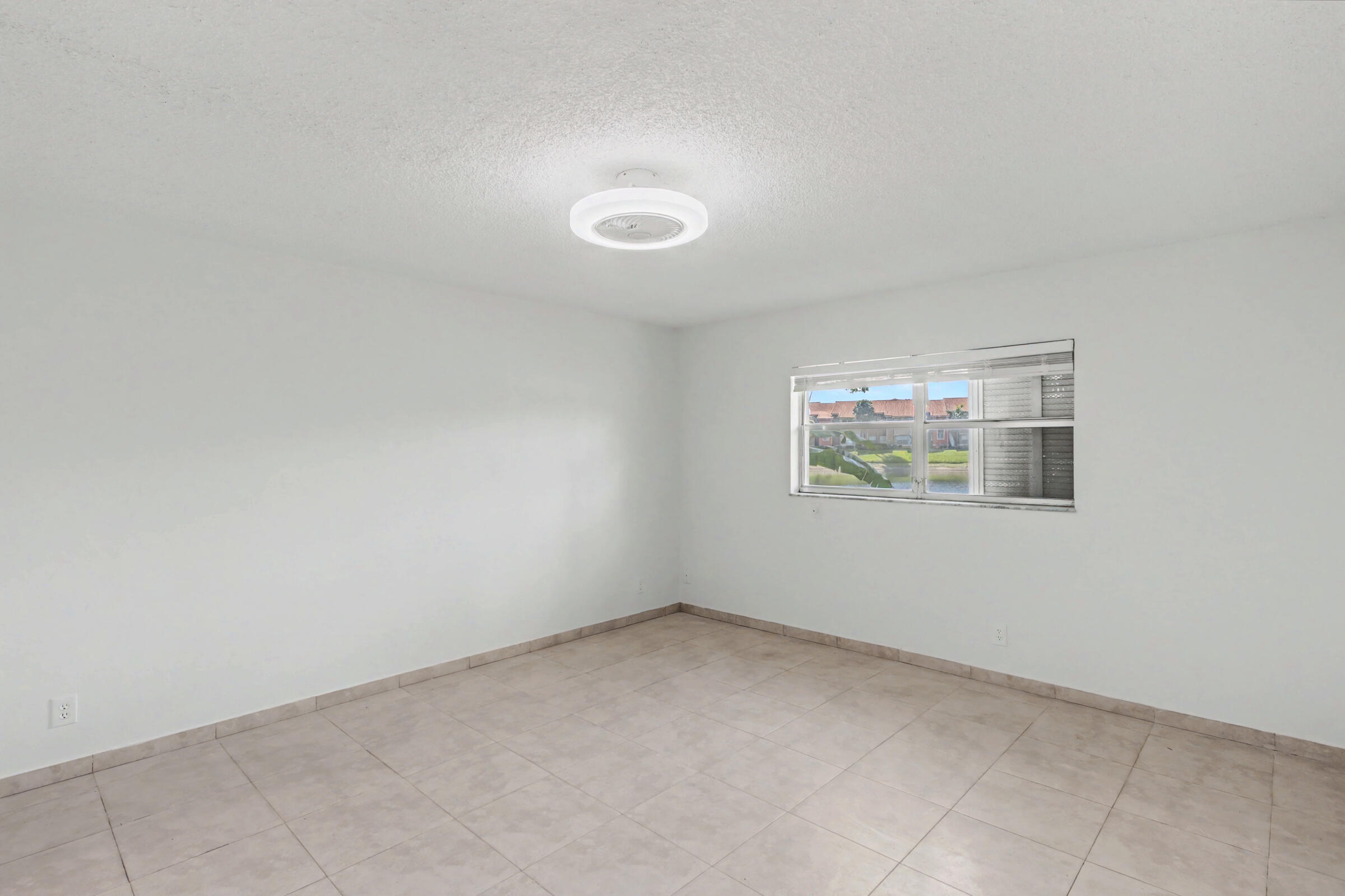 437 Sw Natura Avenue F Property Photo 11