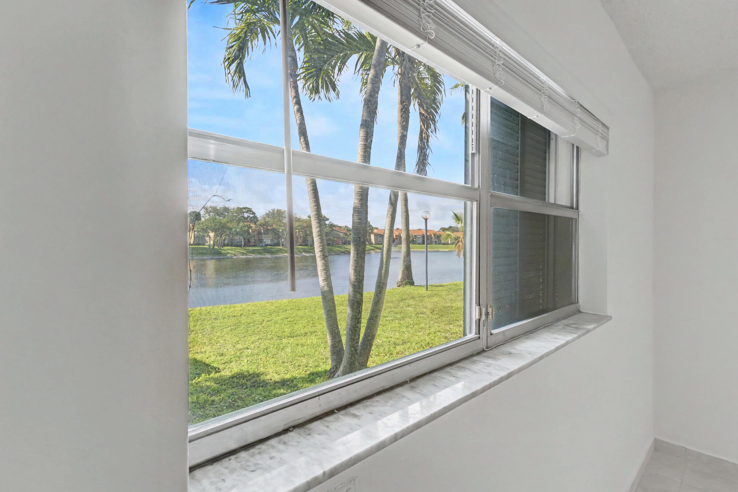 437 Sw Natura Avenue F Property Photo 13