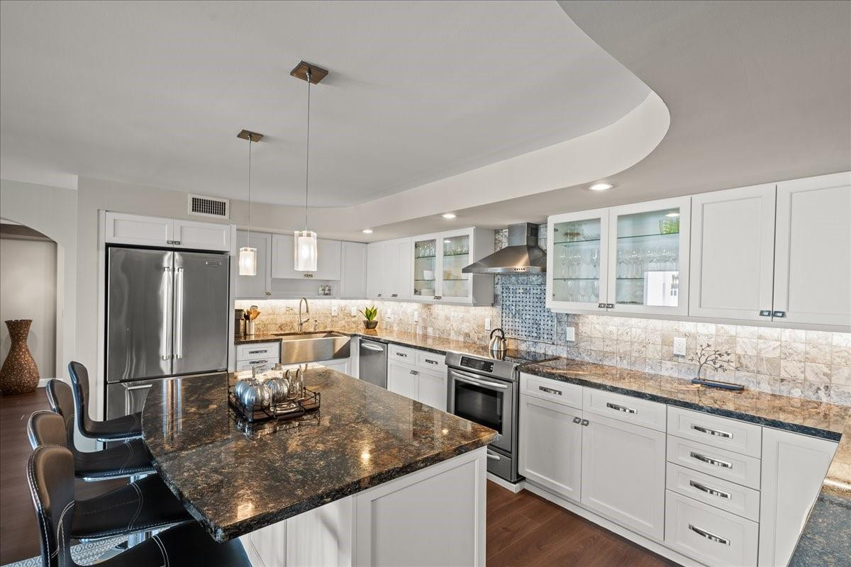 1890 S Ocean Drive Ph4 Property Photo 4