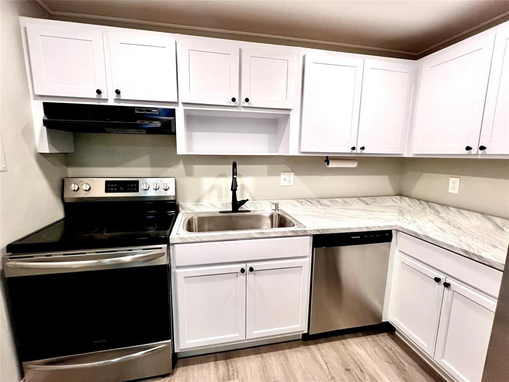 F10555971 Property Photo 2