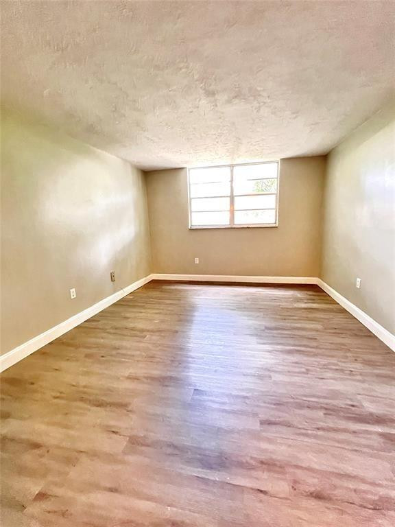 F10555971 Property Photo 3