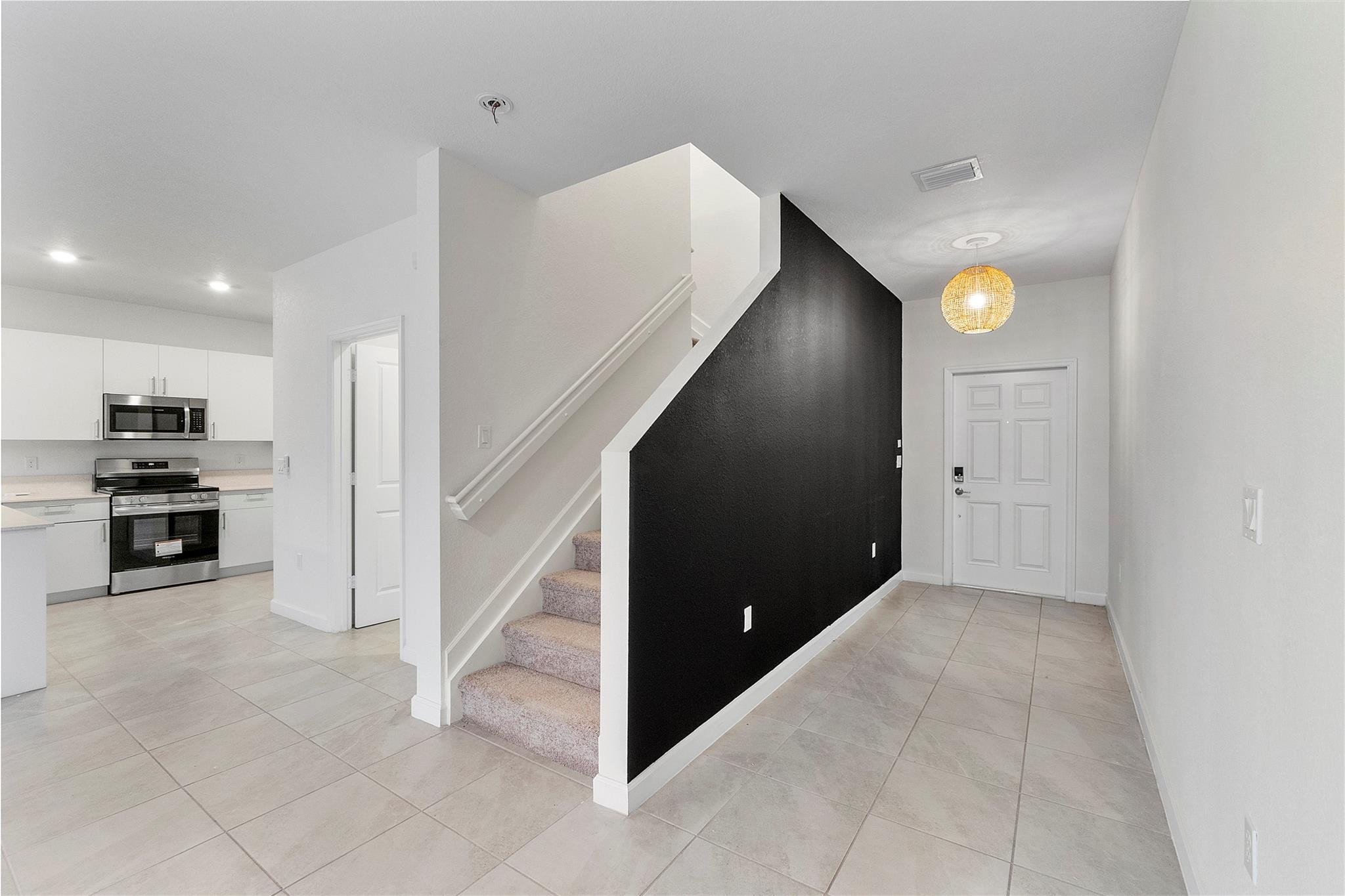 F10556010 Property Photo 9