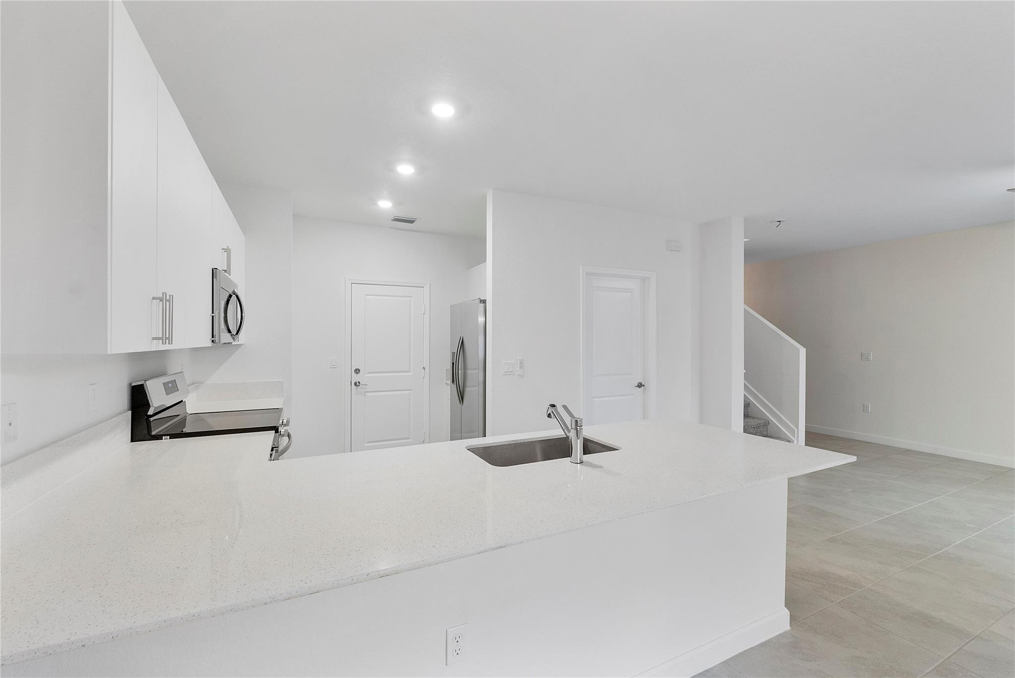 F10556010 Property Photo 13
