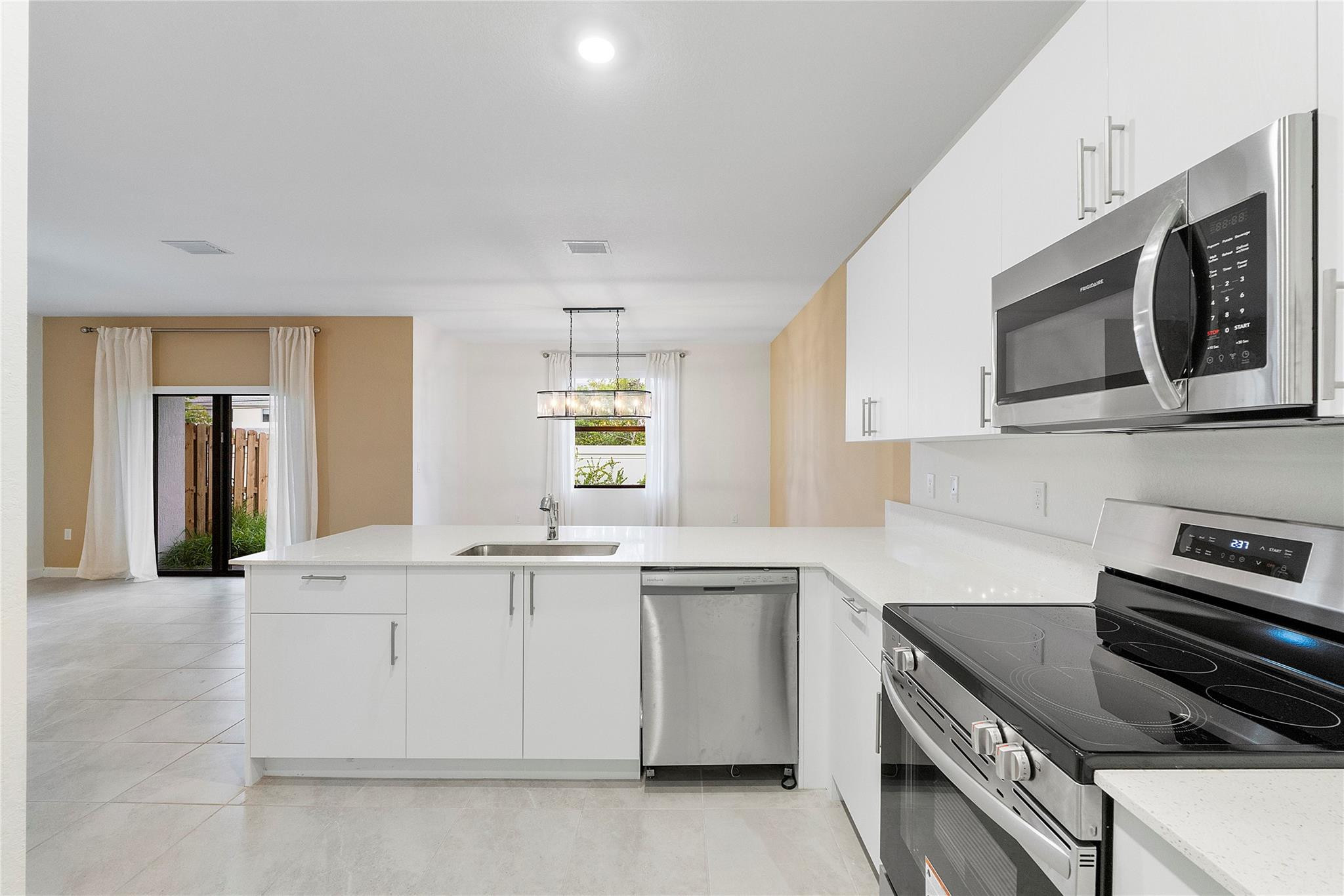 F10556010 Property Photo 15