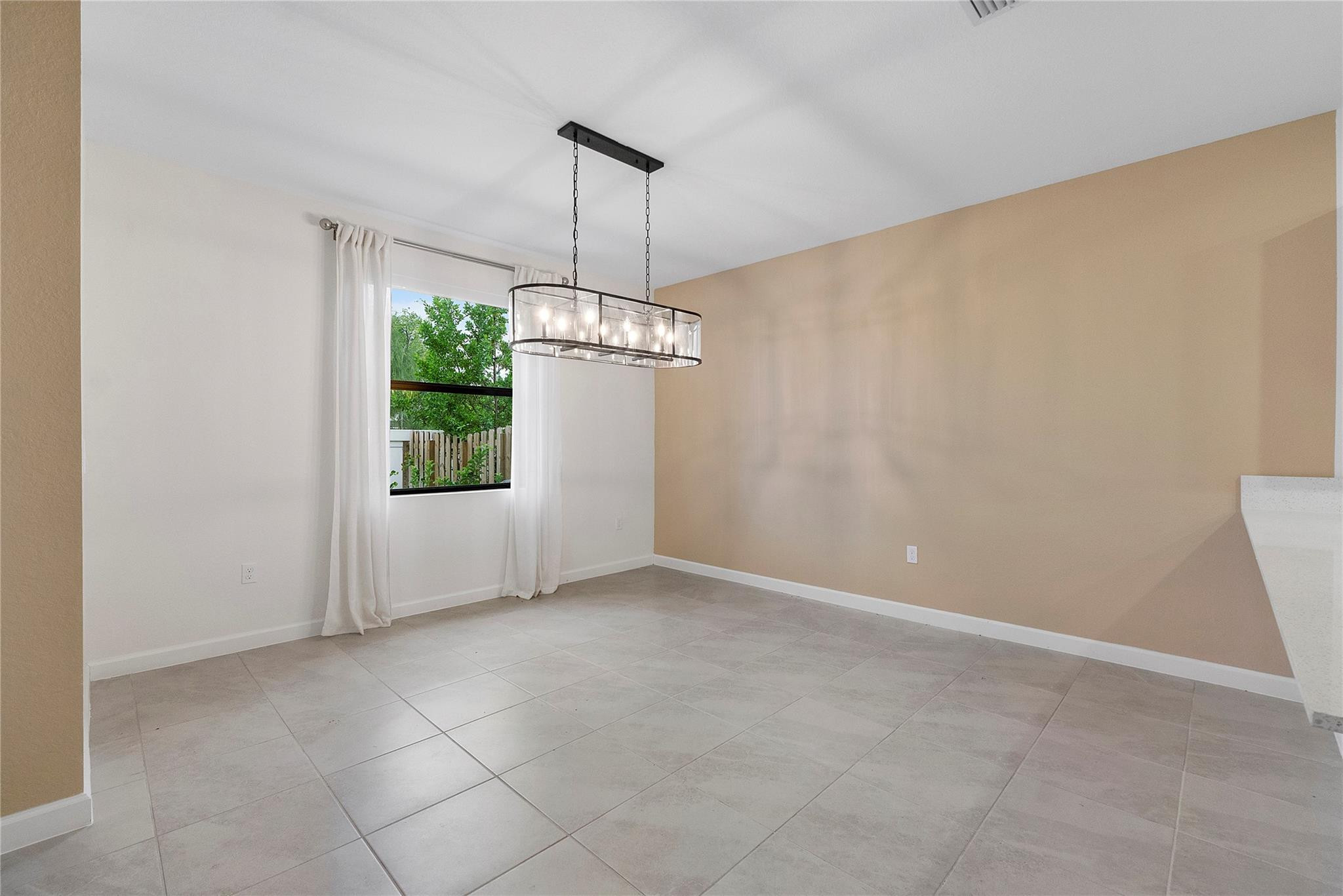 F10556010 Property Photo 16