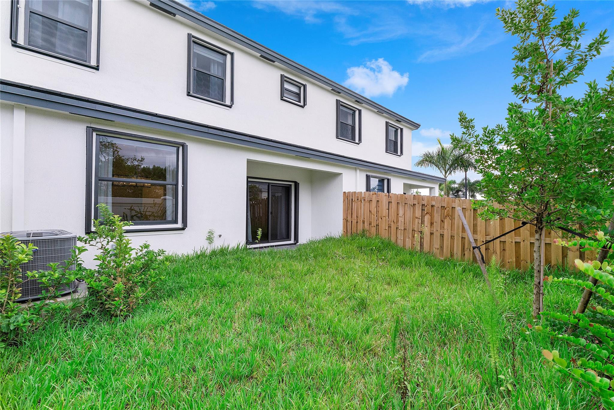 F10556010 Property Photo 20