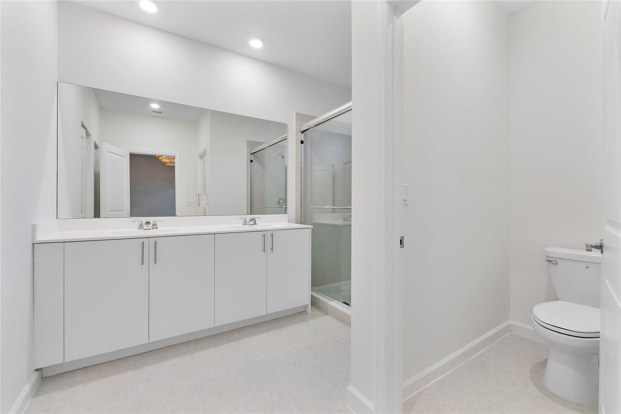 F10556010 Property Photo 24