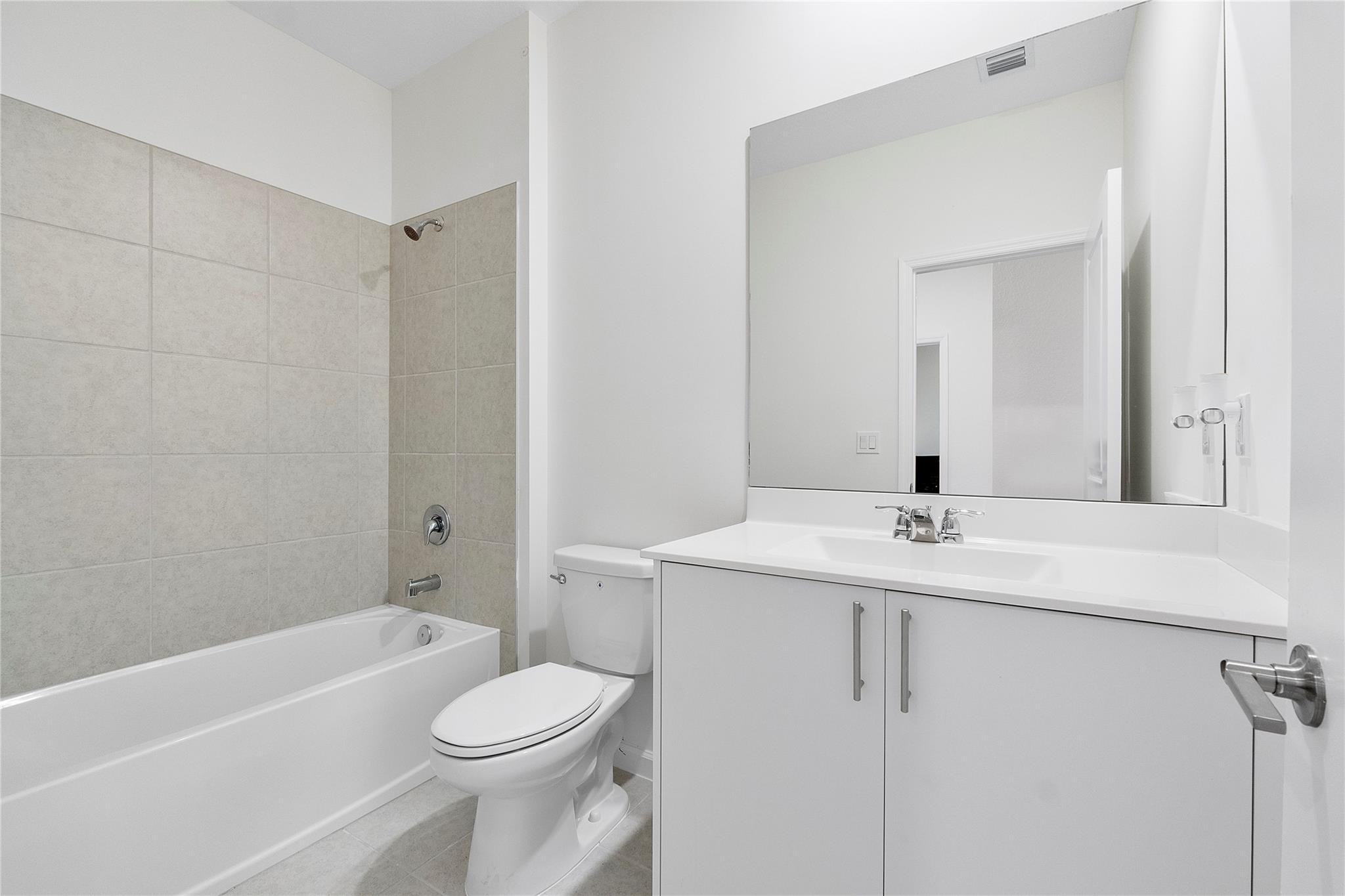 F10556010 Property Photo 29