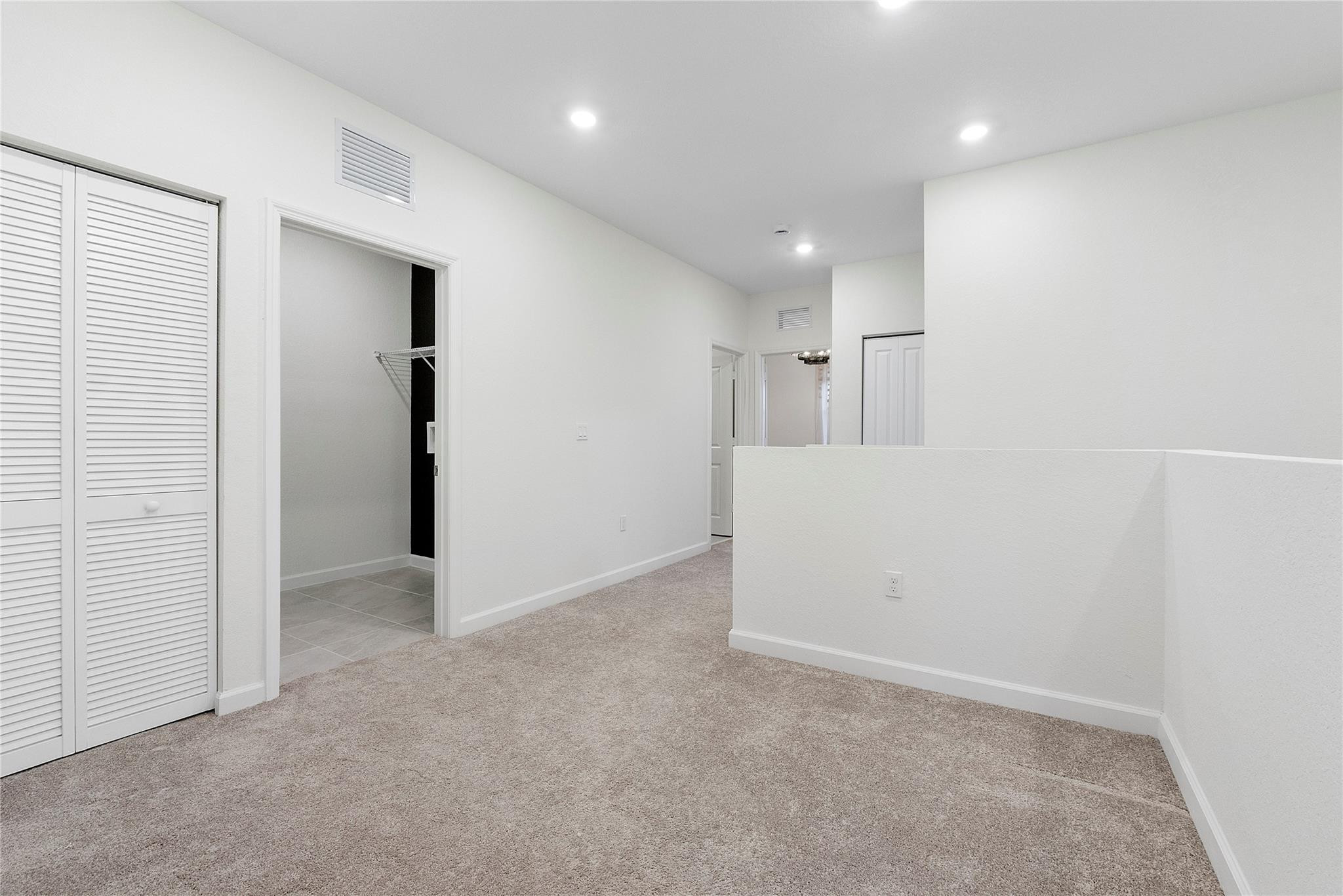 F10556010 Property Photo 30