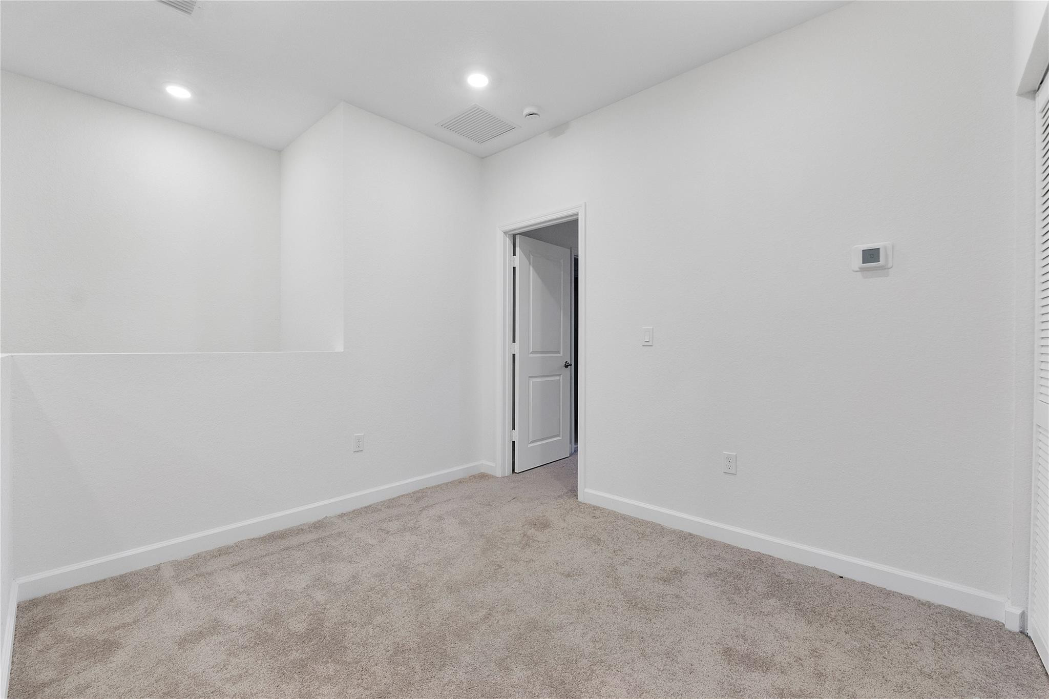 F10556010 Property Photo 31