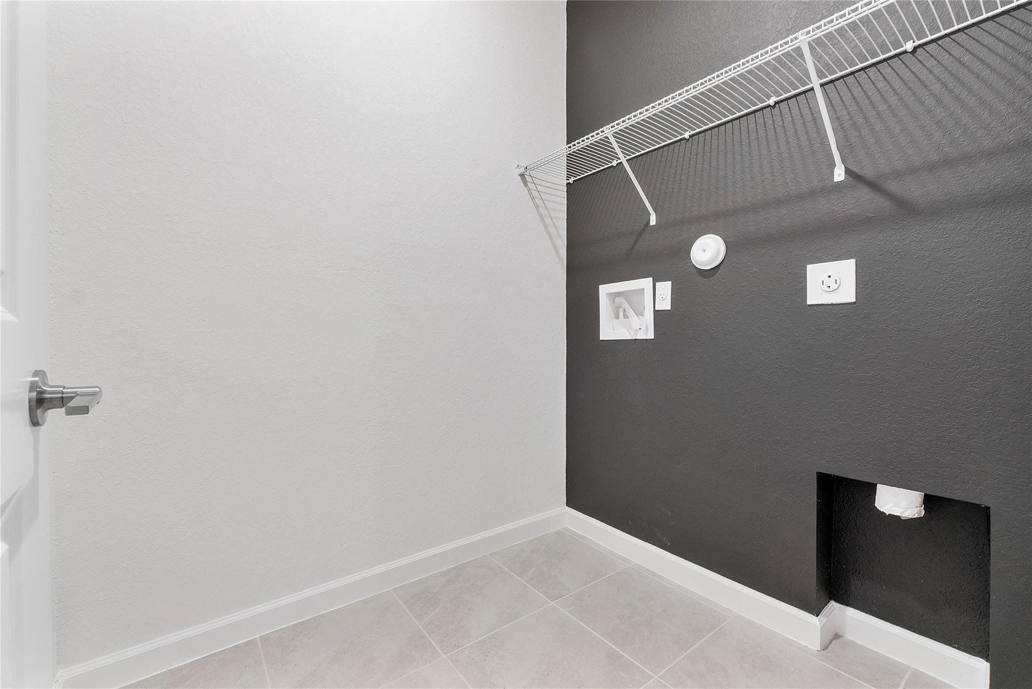 F10556010 Property Photo 33