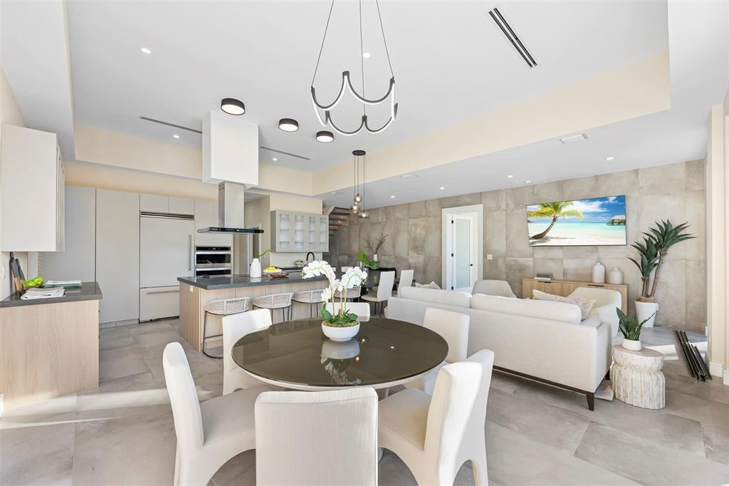 1212 Avocado Isle Property Photo 7
