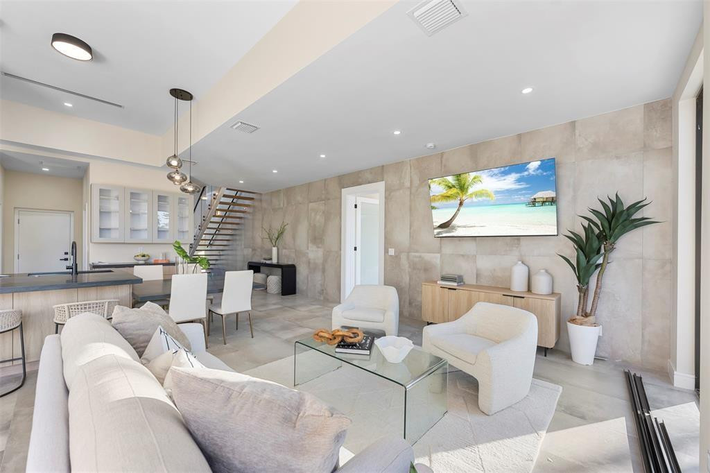 1212 Avocado Isle Property Photo 8