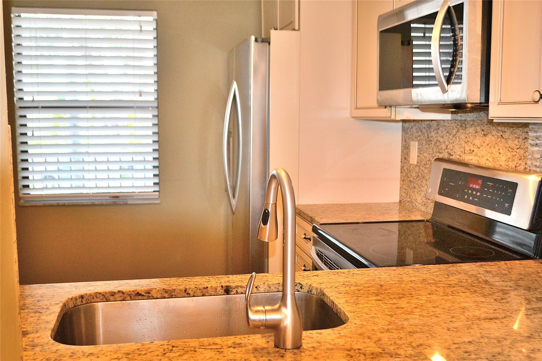 8150 W Mcnab Road 210 Property Photo 5