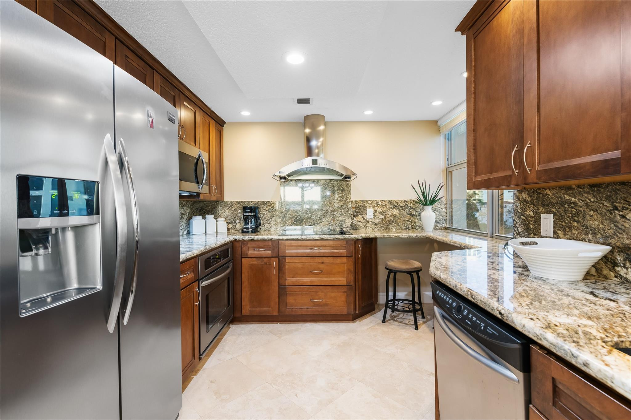 511 Bayshore Drive 501 Property Photo 5