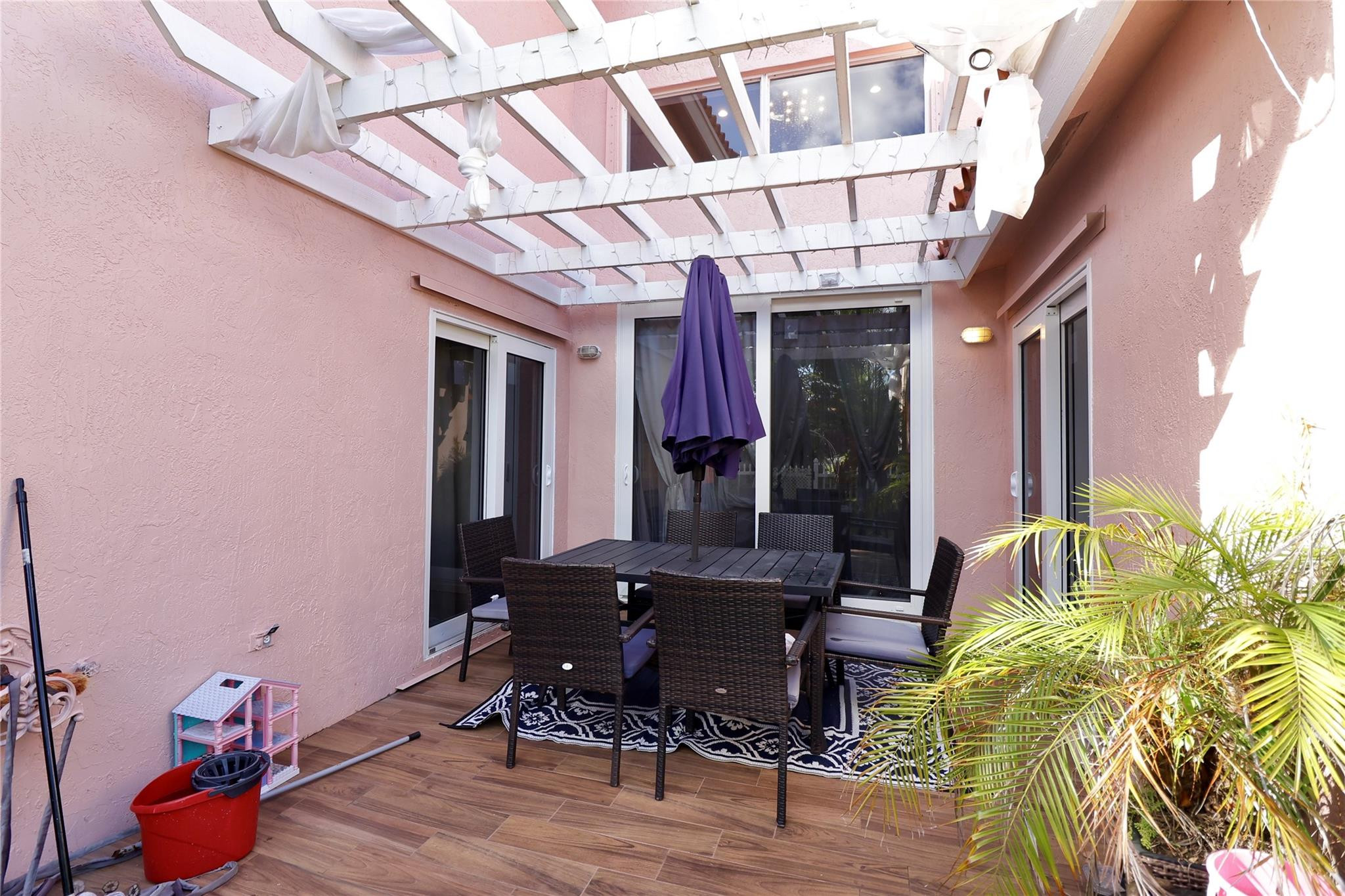 6602 Geneva Street Property Photo 5